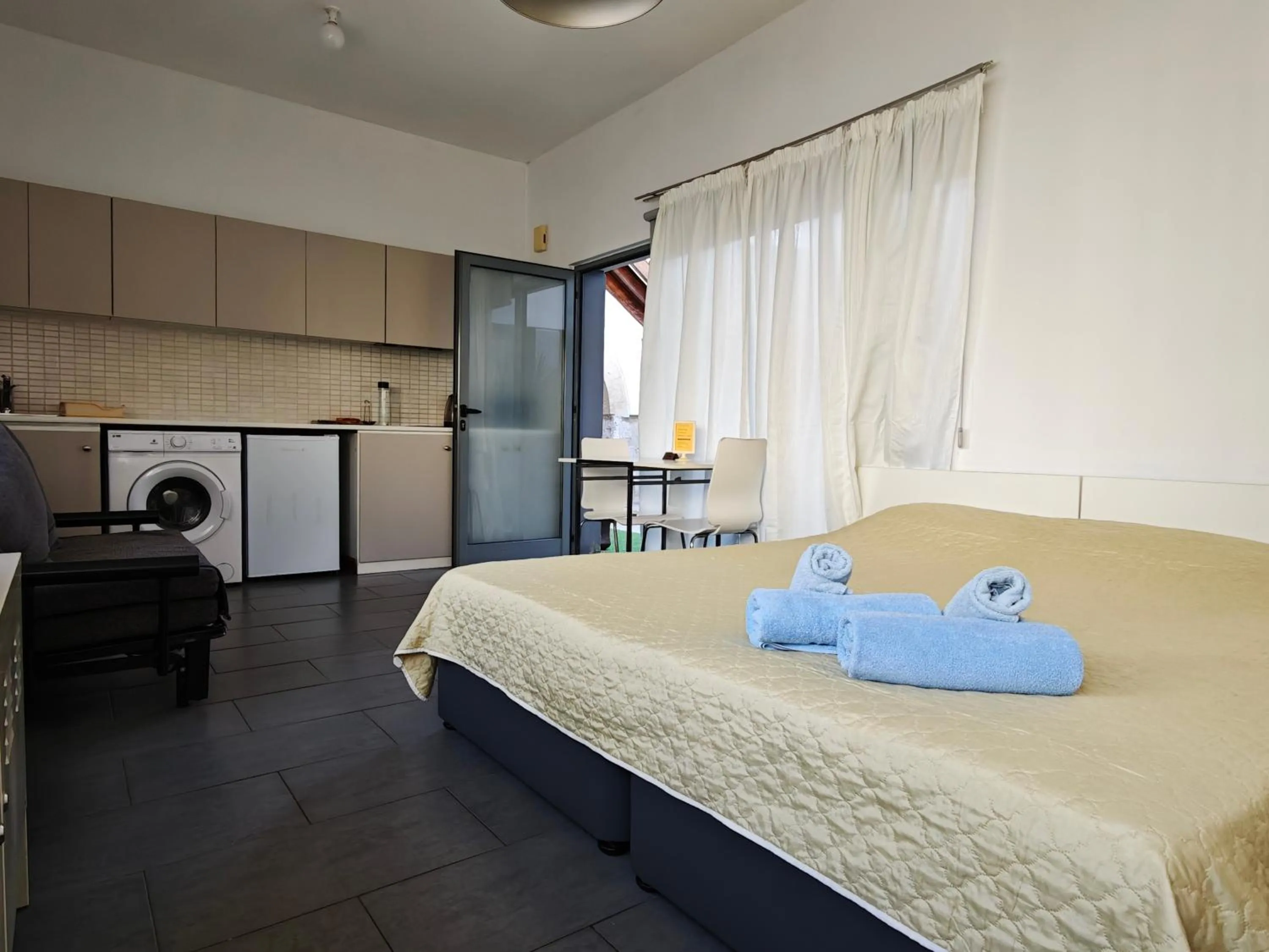 Bed in St. Lazaros Studios