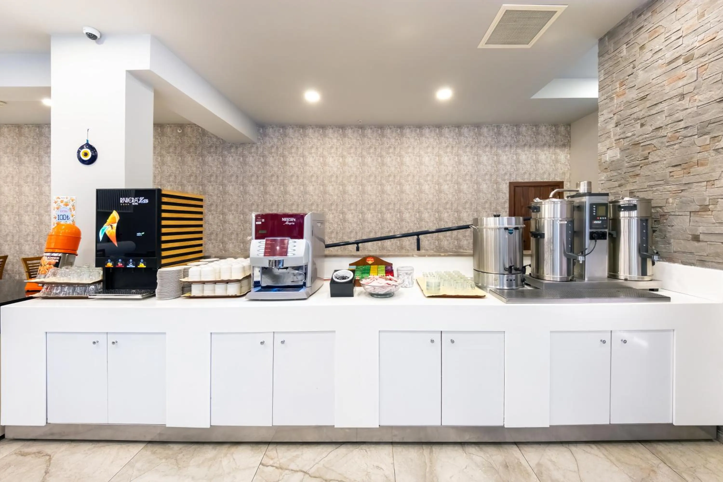 Drinks in Riviera Zen Hotel Adult Only