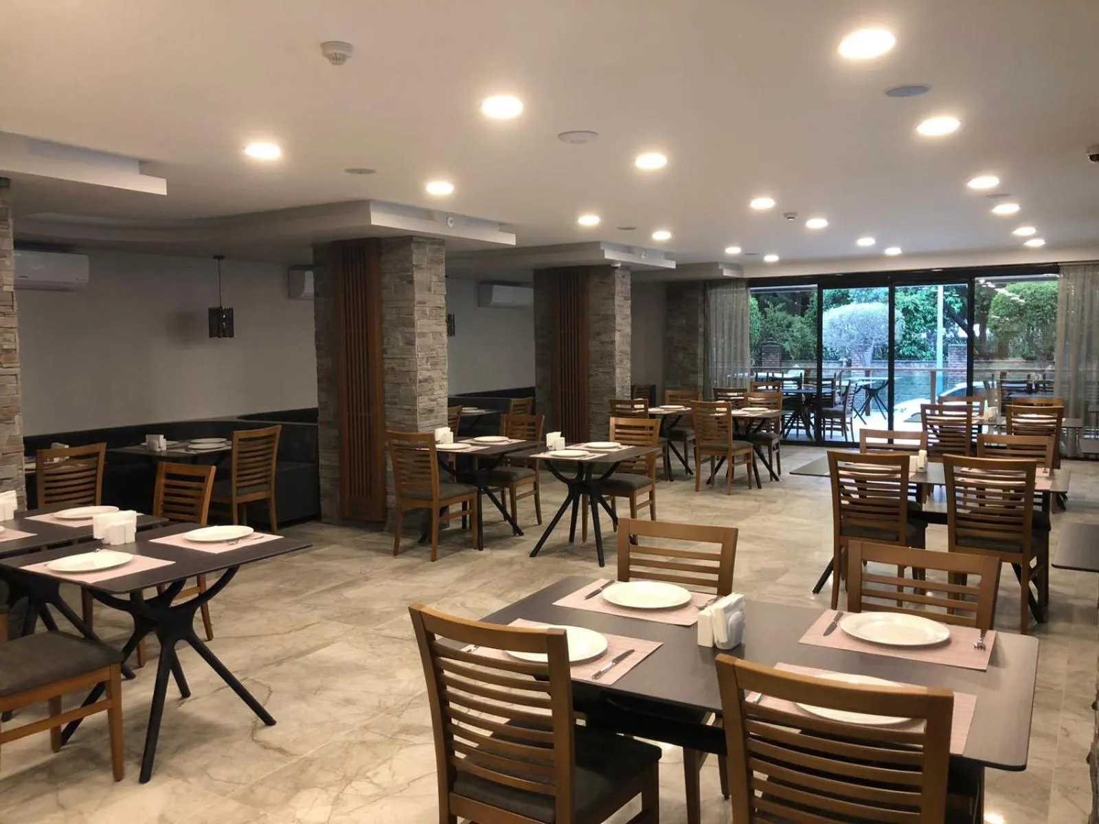 Restaurant/places to eat in Riviera Zen Hotel Adult Only