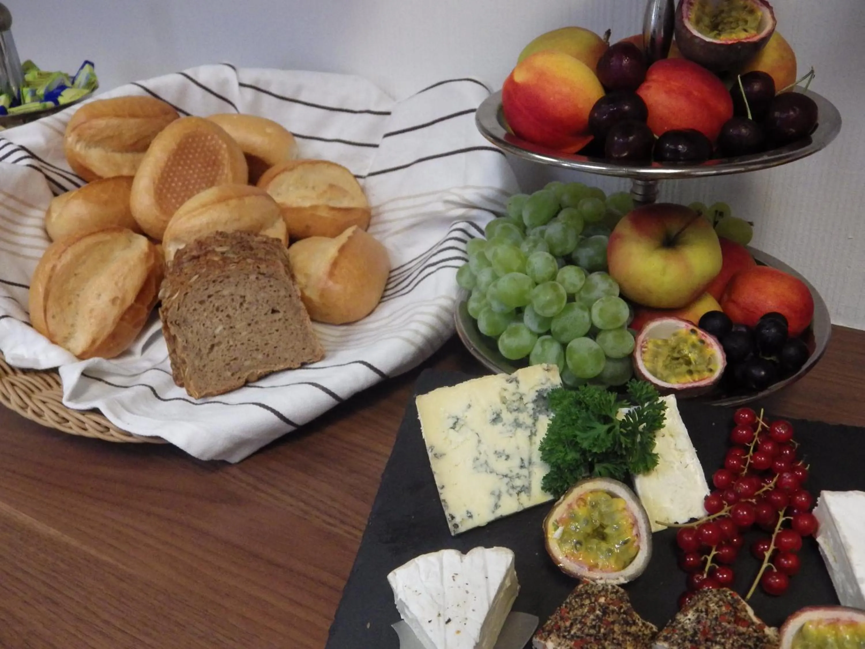 Buffet breakfast in Pension Haus Heitzig