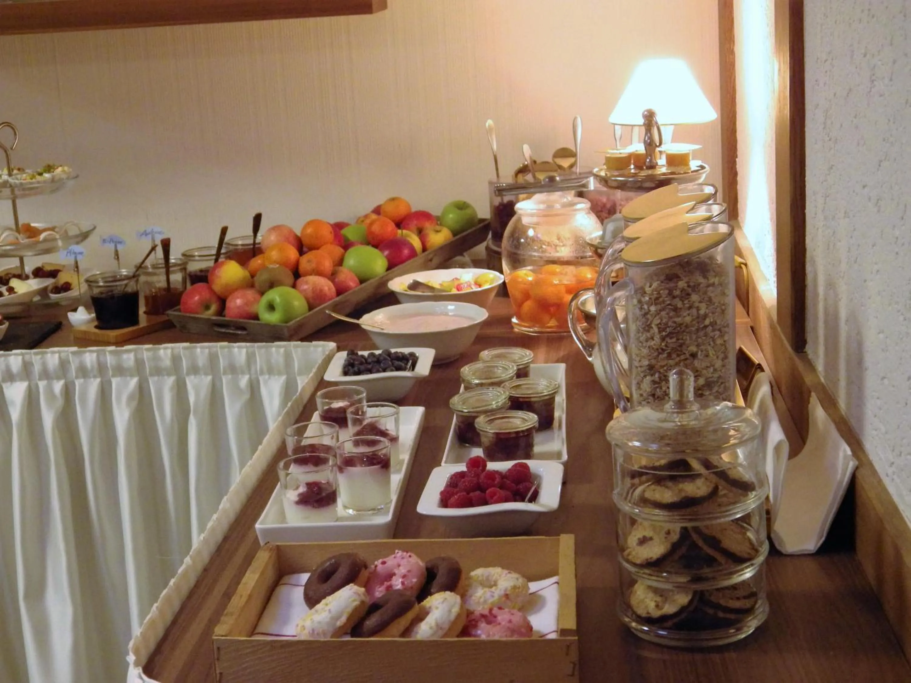 Buffet breakfast in Pension Haus Heitzig