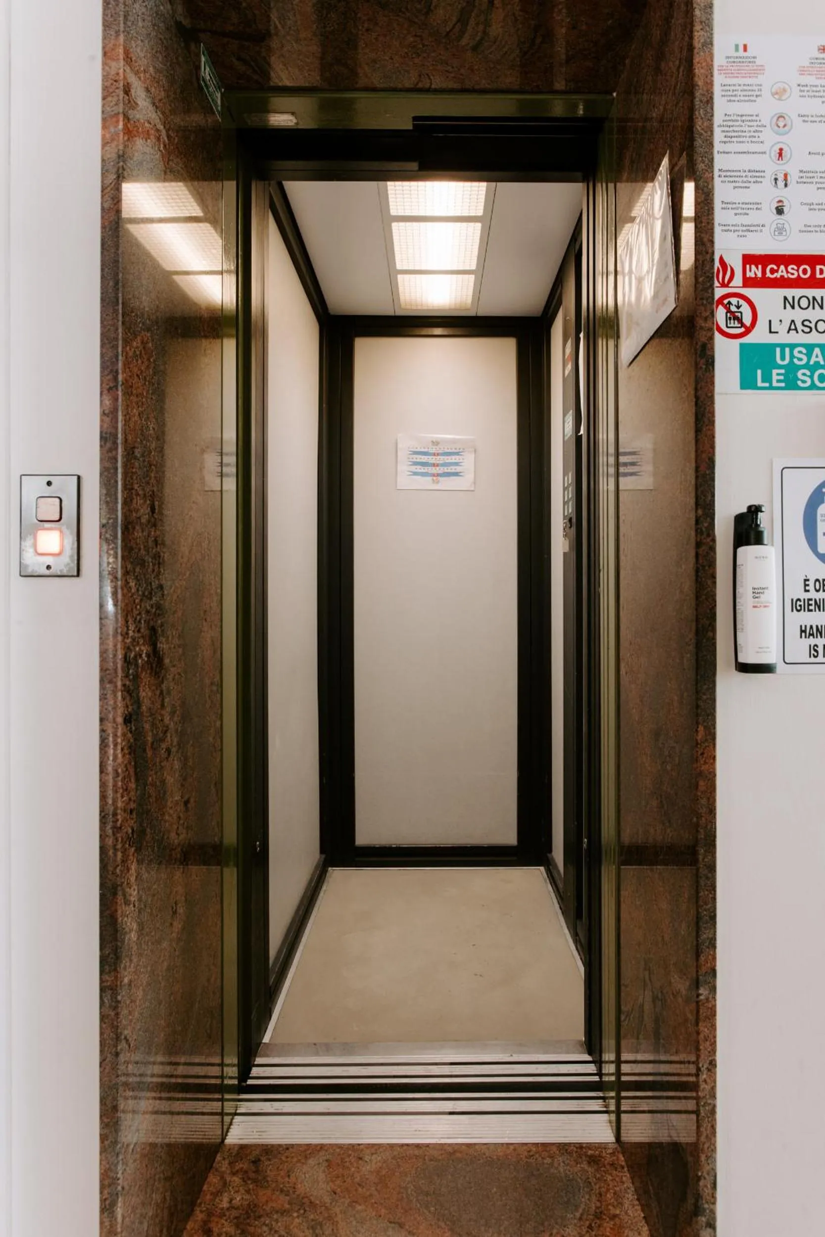 Lobby or reception in Hotel Edward