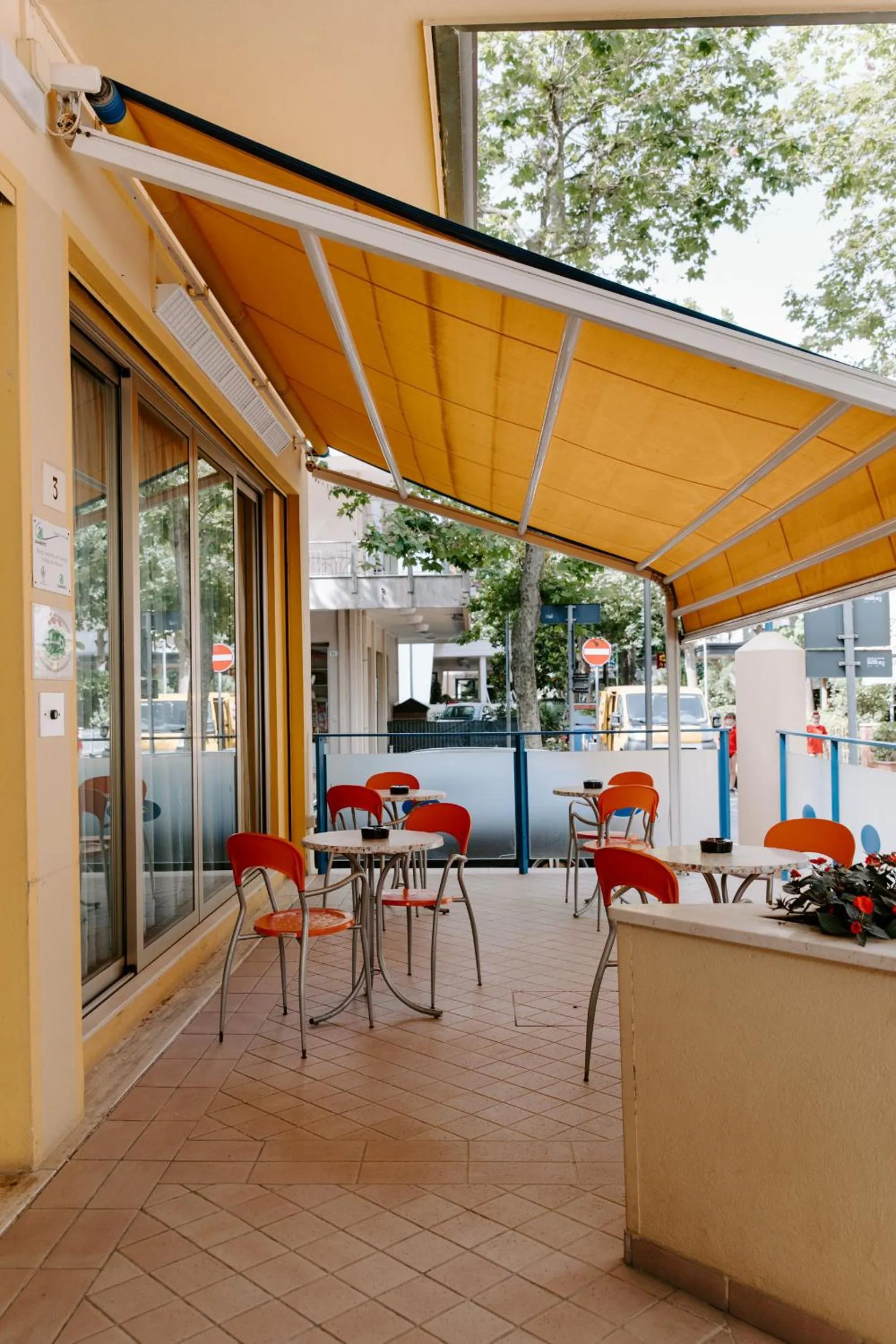 Patio in Hotel Edward