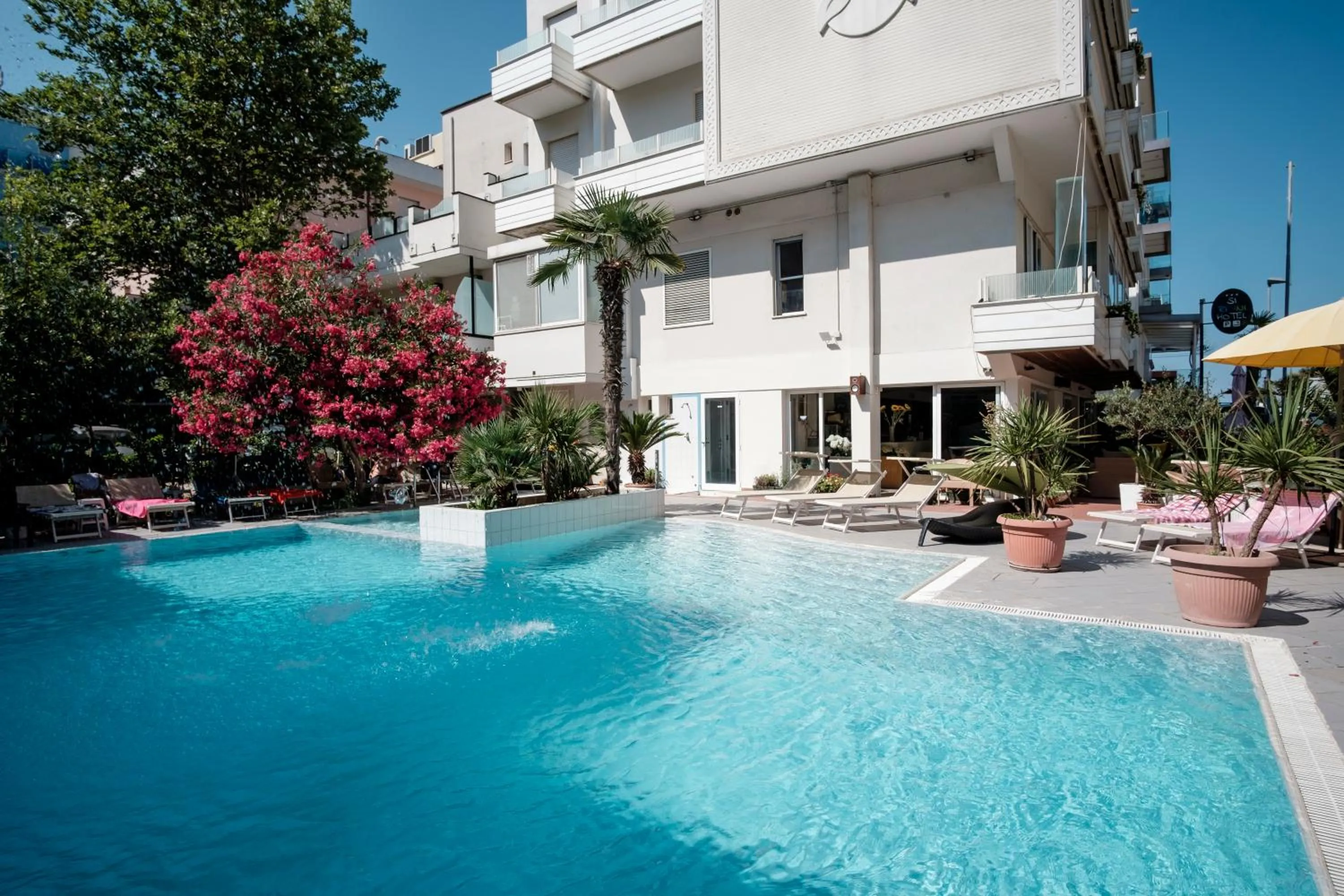 Pool view in SI Rimini Hotel