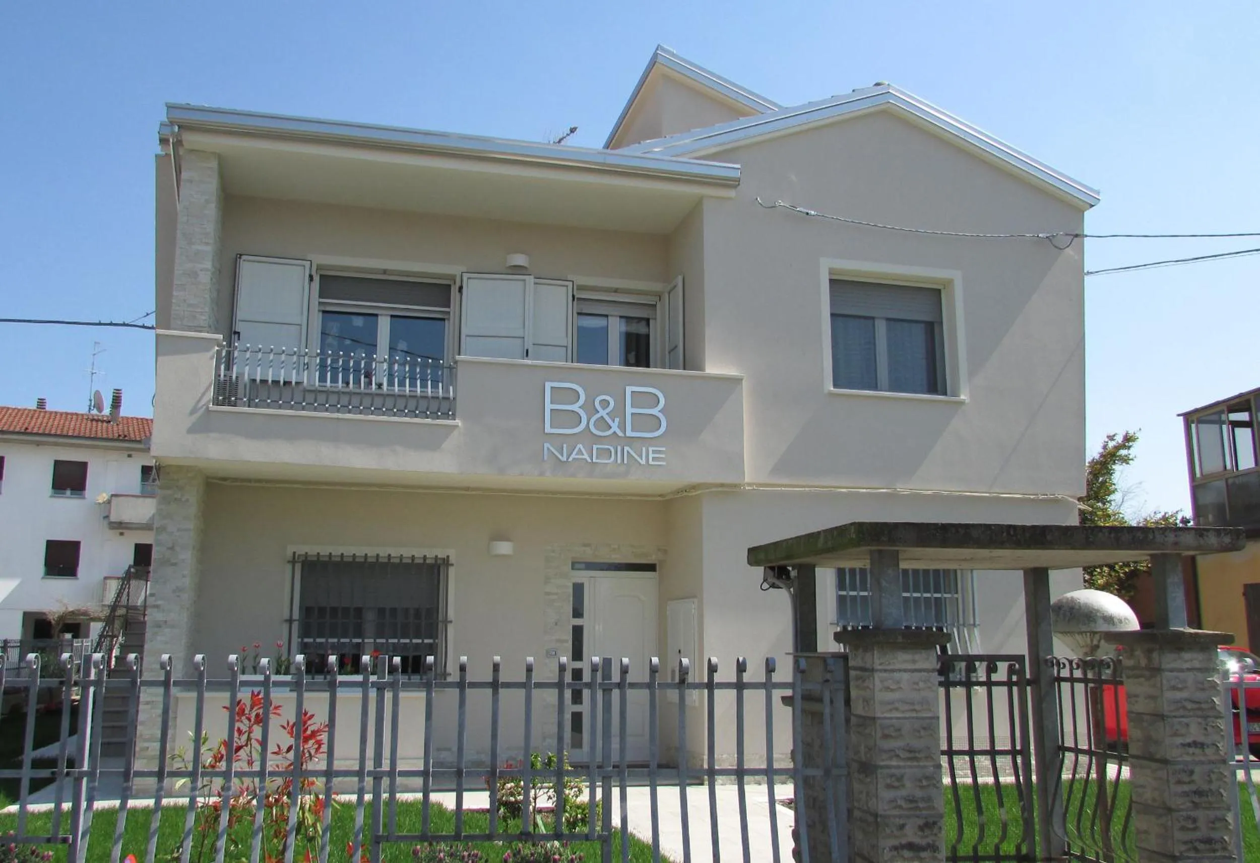 Facade/entrance in B&B Nadine