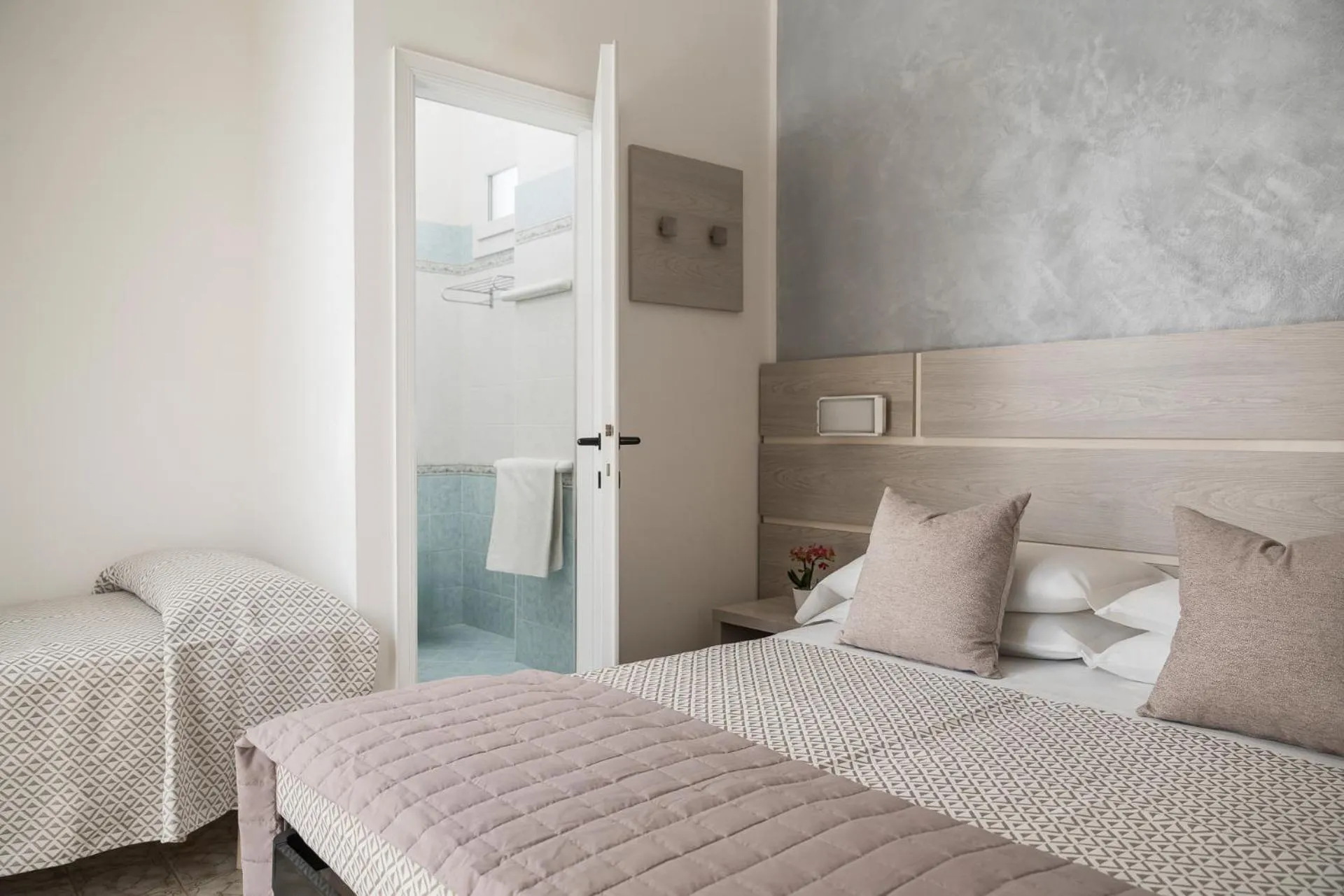 Bedroom, Bed in Hotel Lina