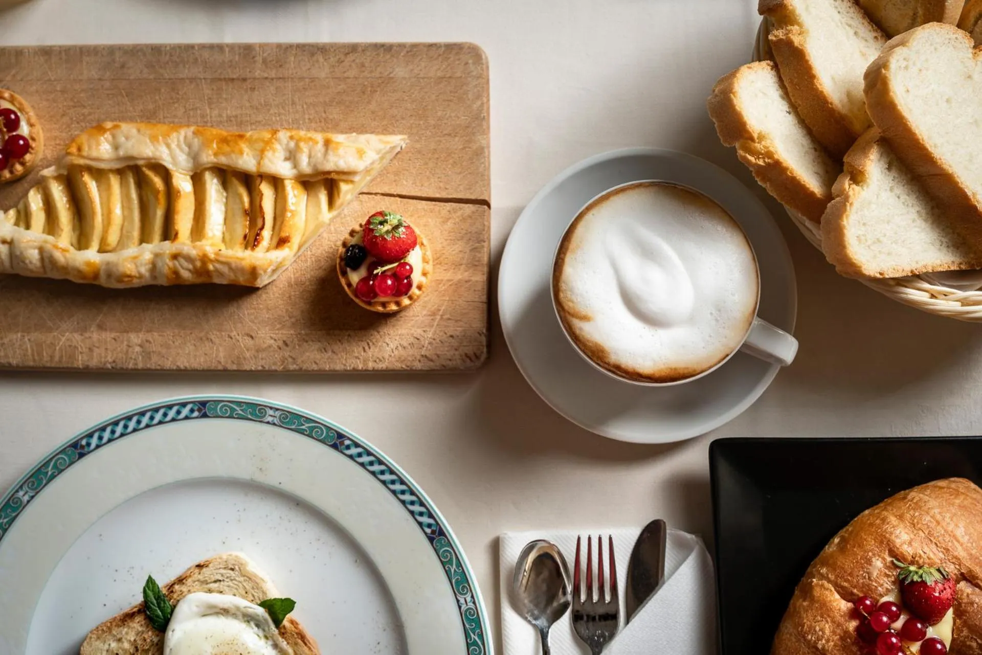 Breakfast in Hotel Lina