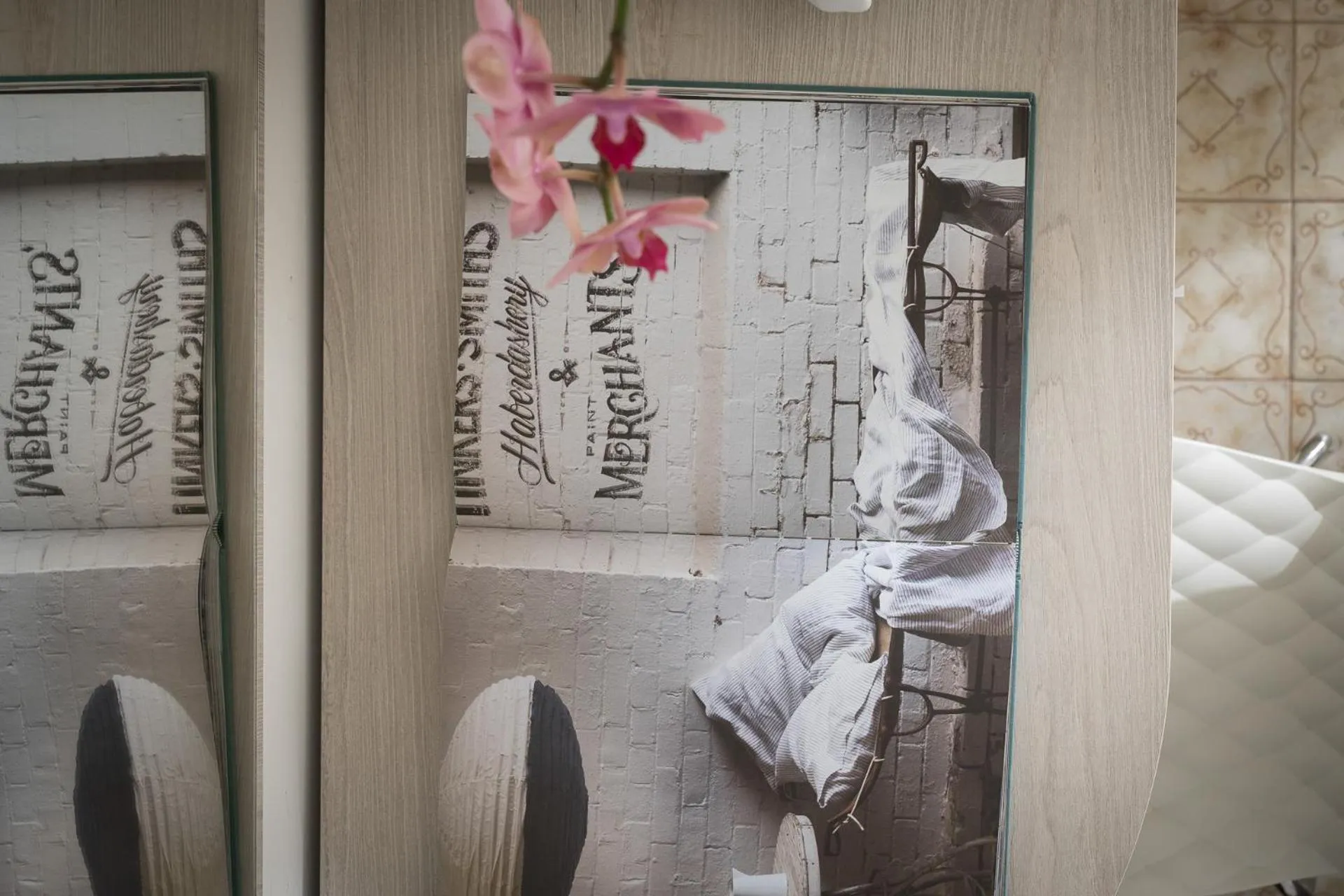 Decorative detail in Hotel Lina