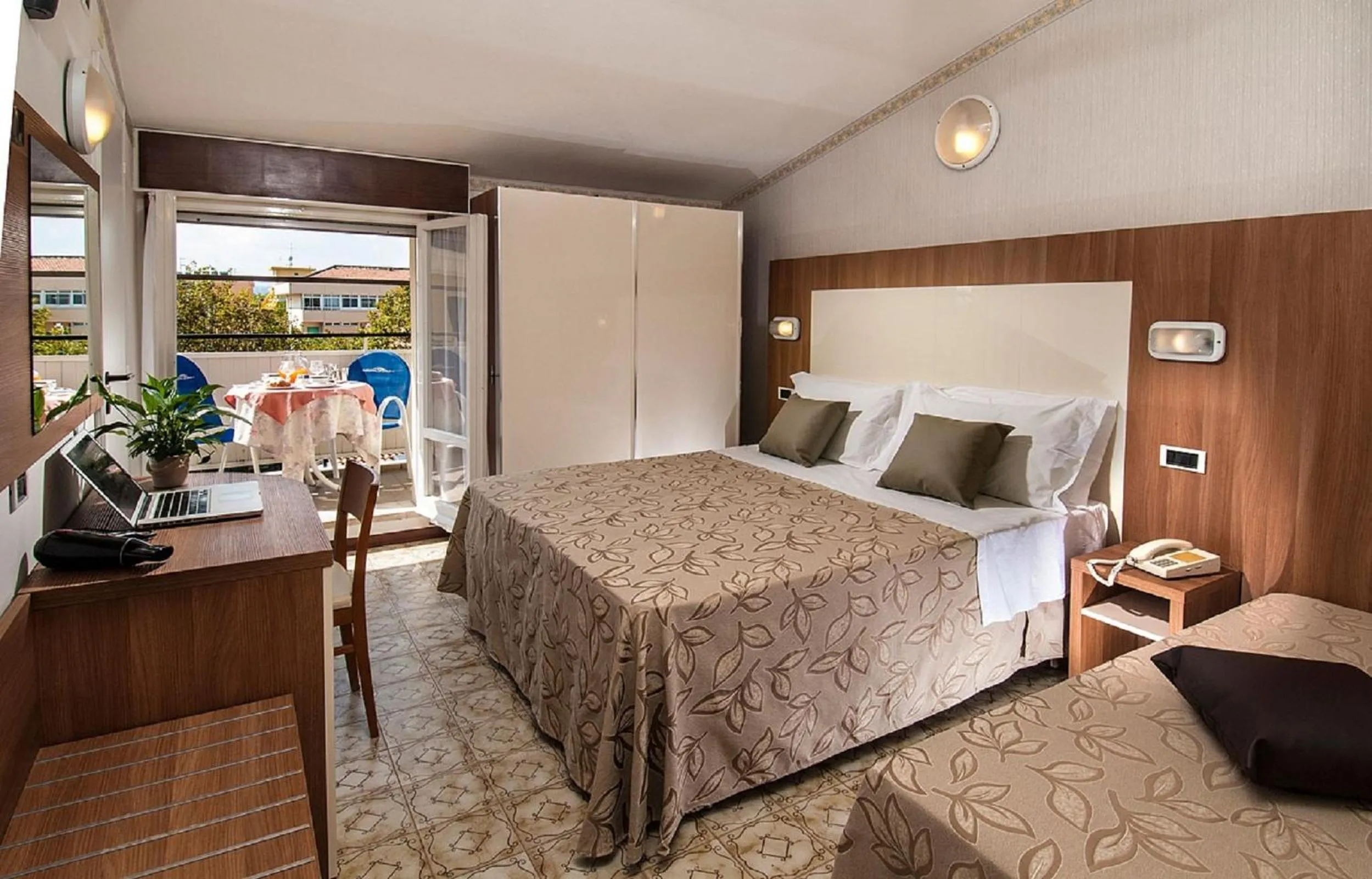 Photo of the whole room, Bed in Hotel Lina