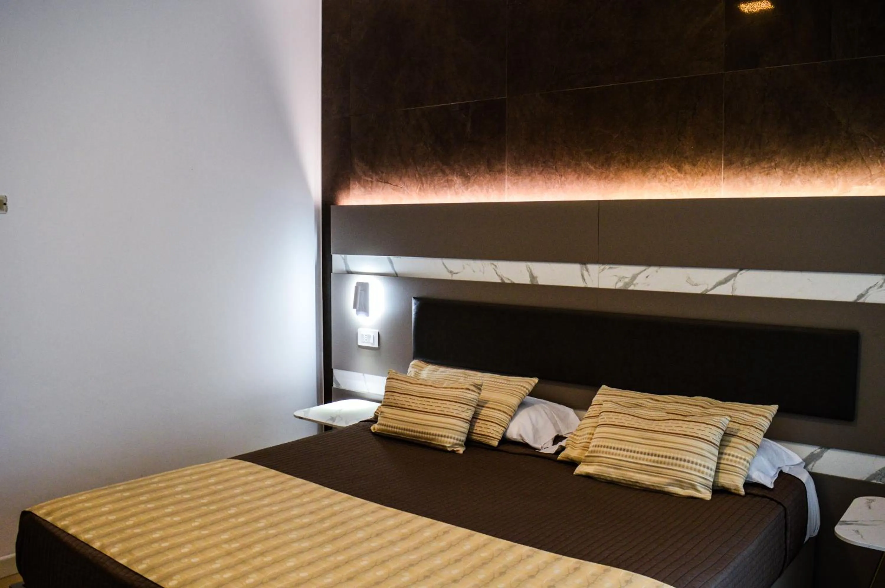 Bedroom, Bed in Mediterranea Hotel & Convention Center
