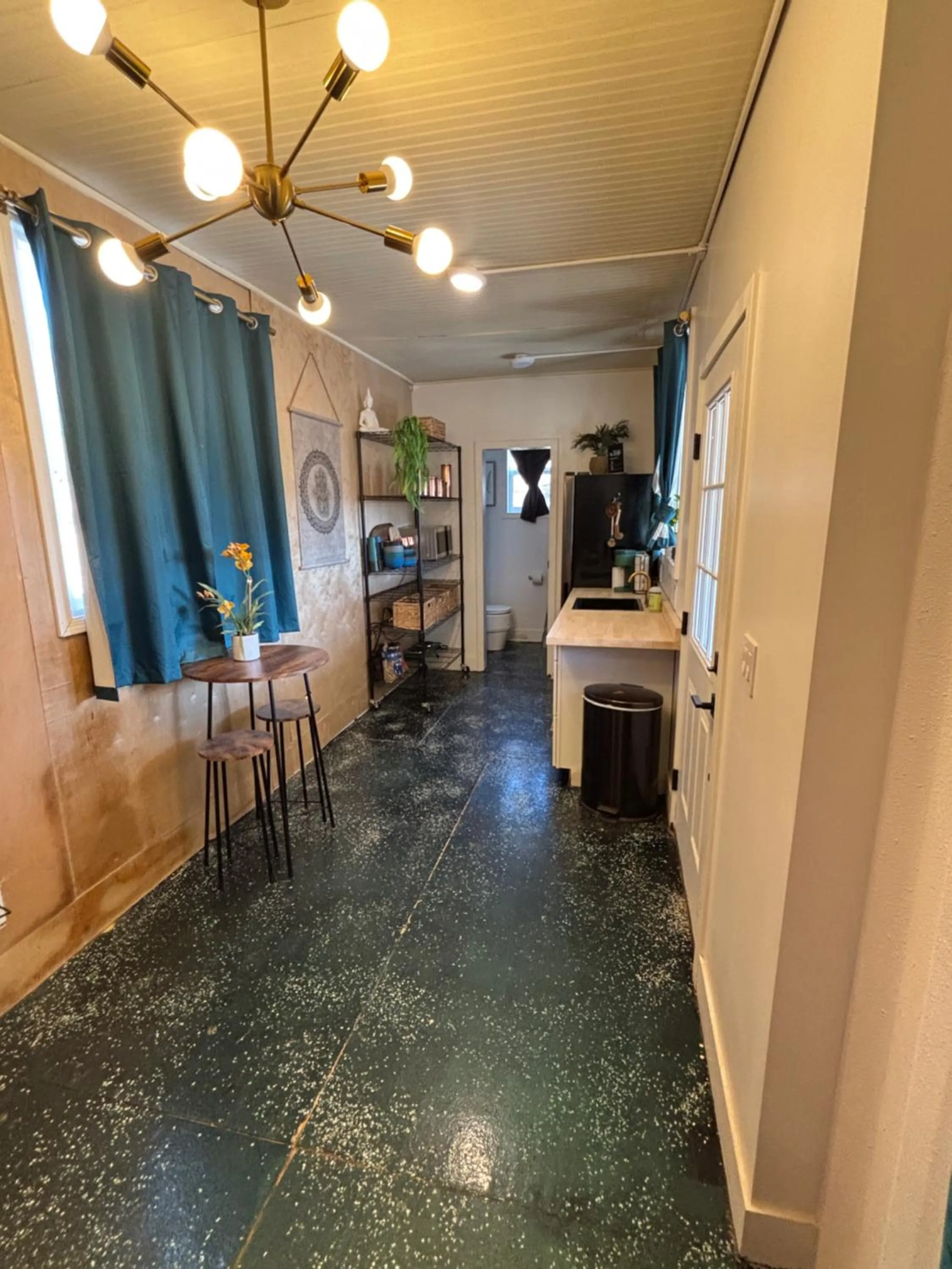 Kitchen or kitchenette in Sage Desert Dreams