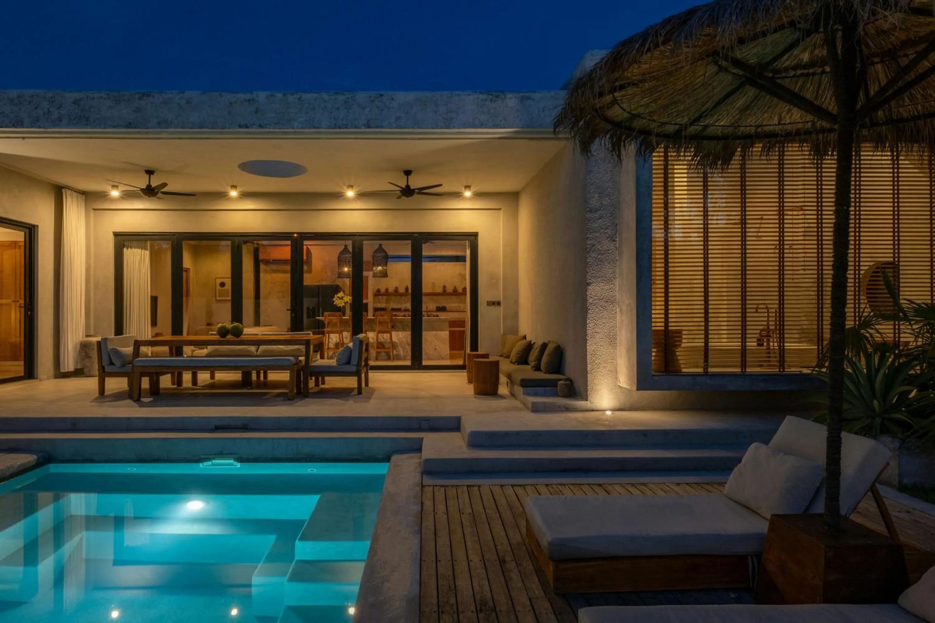 Patio in Concrete Retreat Umalas