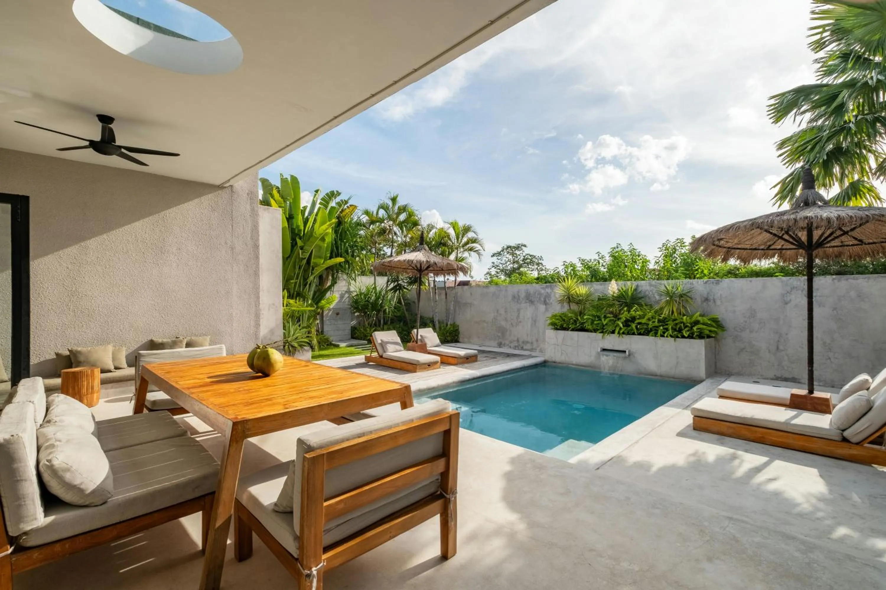 Day in Concrete Retreat Umalas