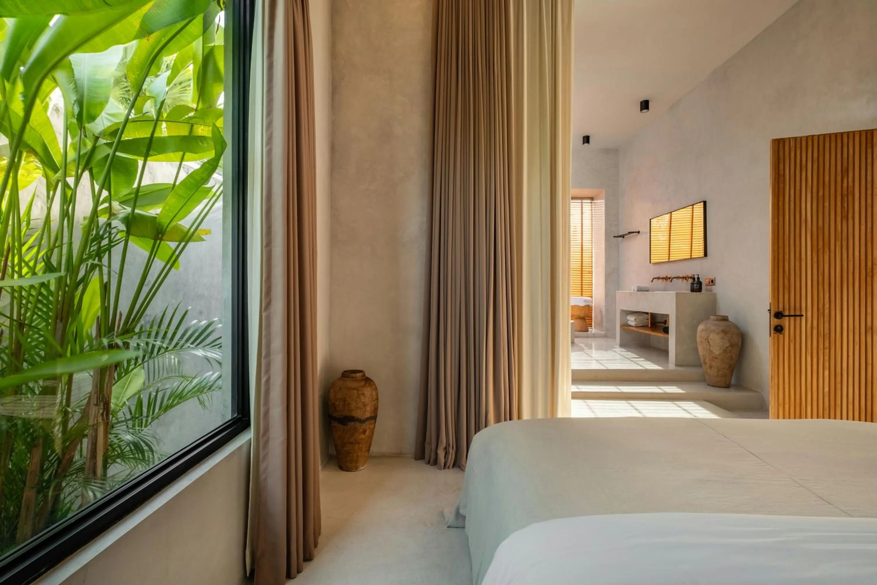 Bed in Concrete Retreat Umalas