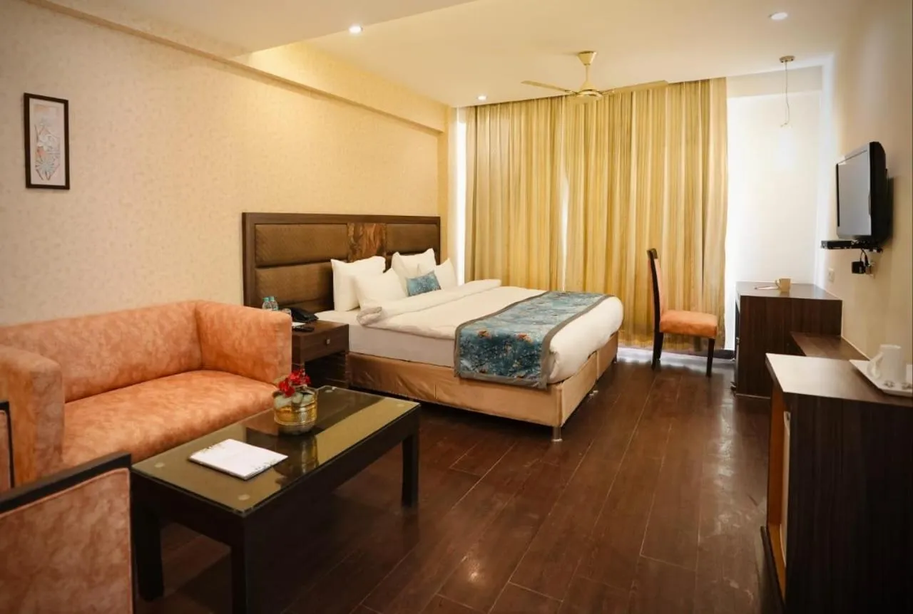 Photo of the whole room, Bed in VITS Gurugram formerly known as Windsor Heights