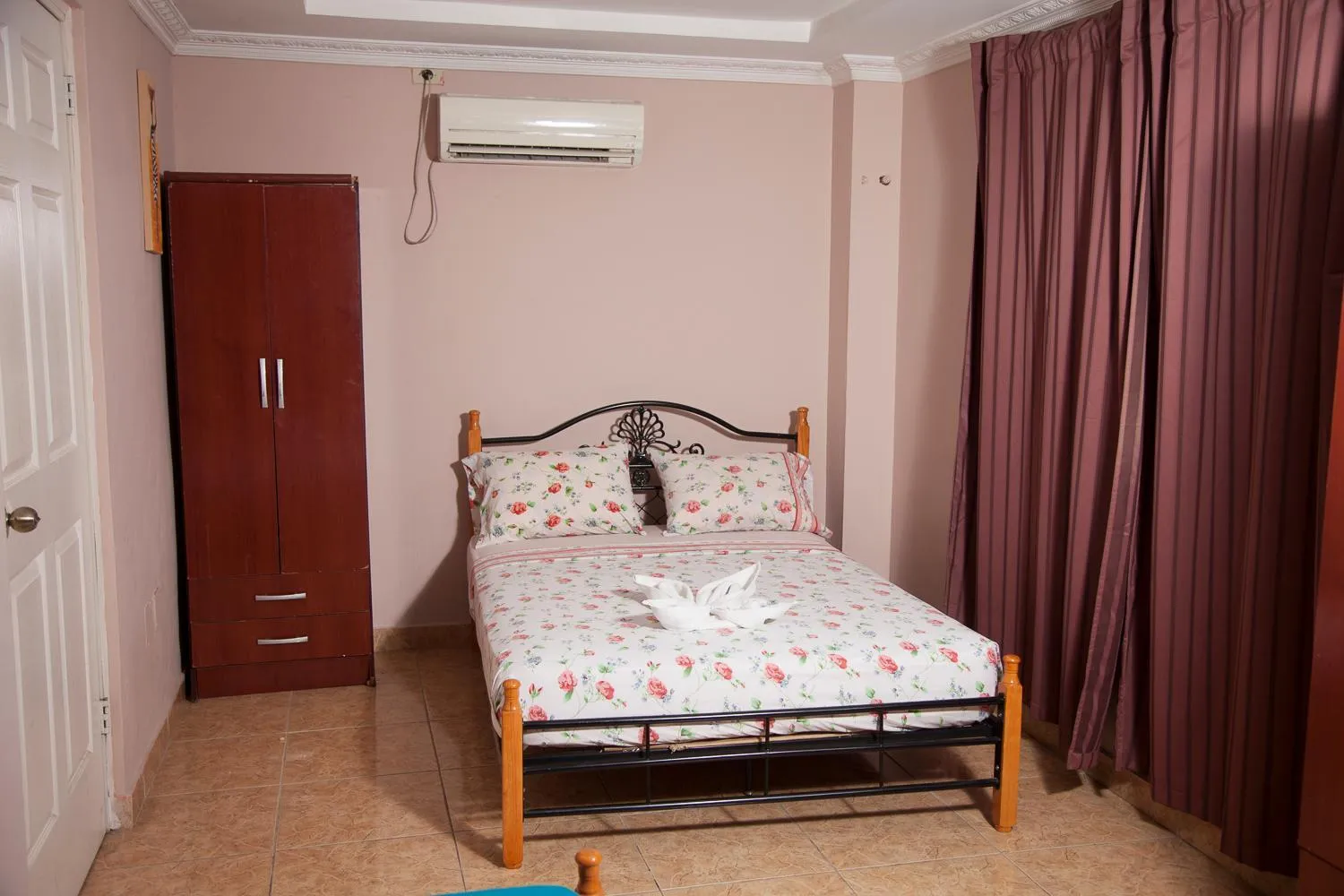 Bed in Residencial Turistico Cuba