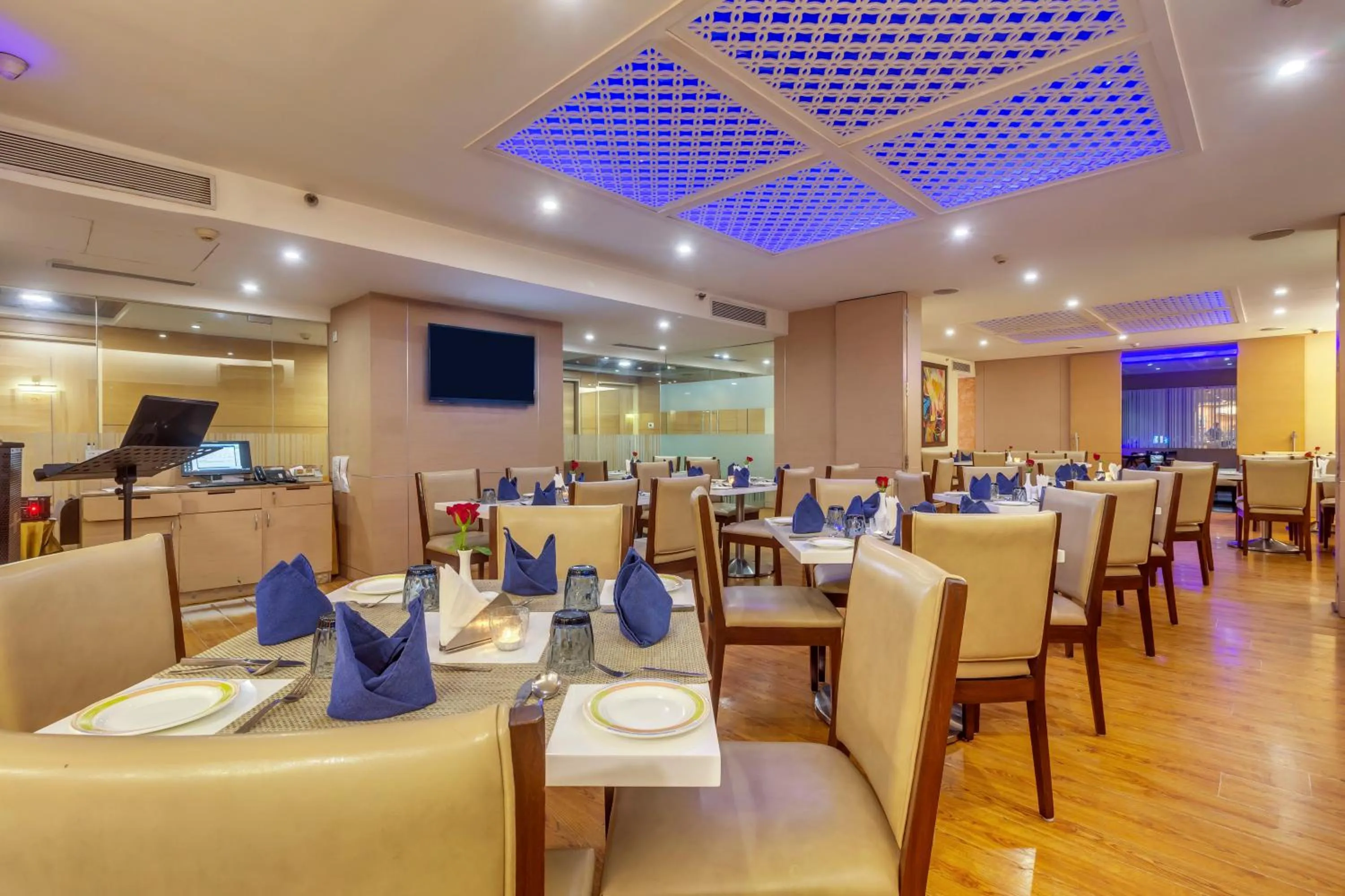 Restaurant/places to eat in Golden Tulip New Delhi - Hari Nagar
