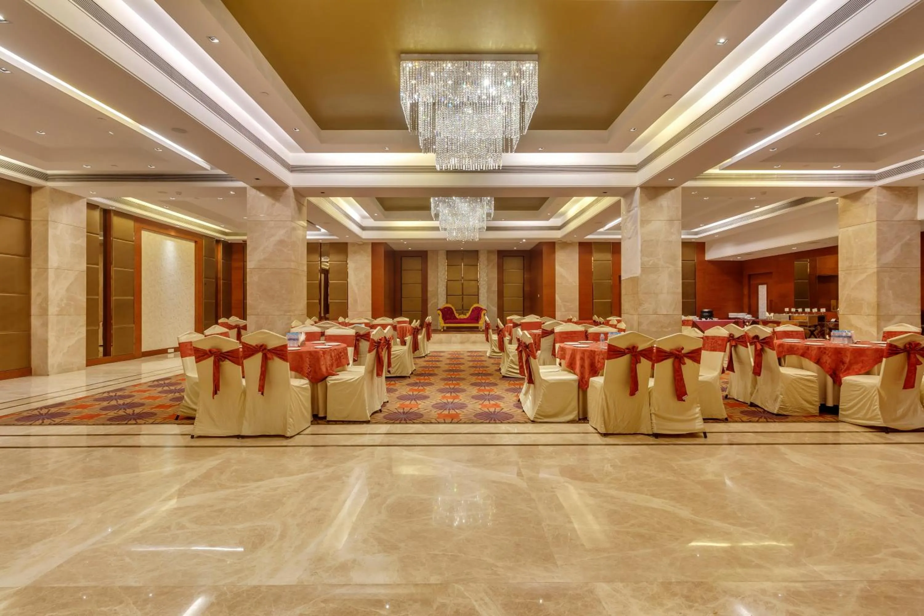 Meeting/conference room in Golden Tulip New Delhi - Hari Nagar