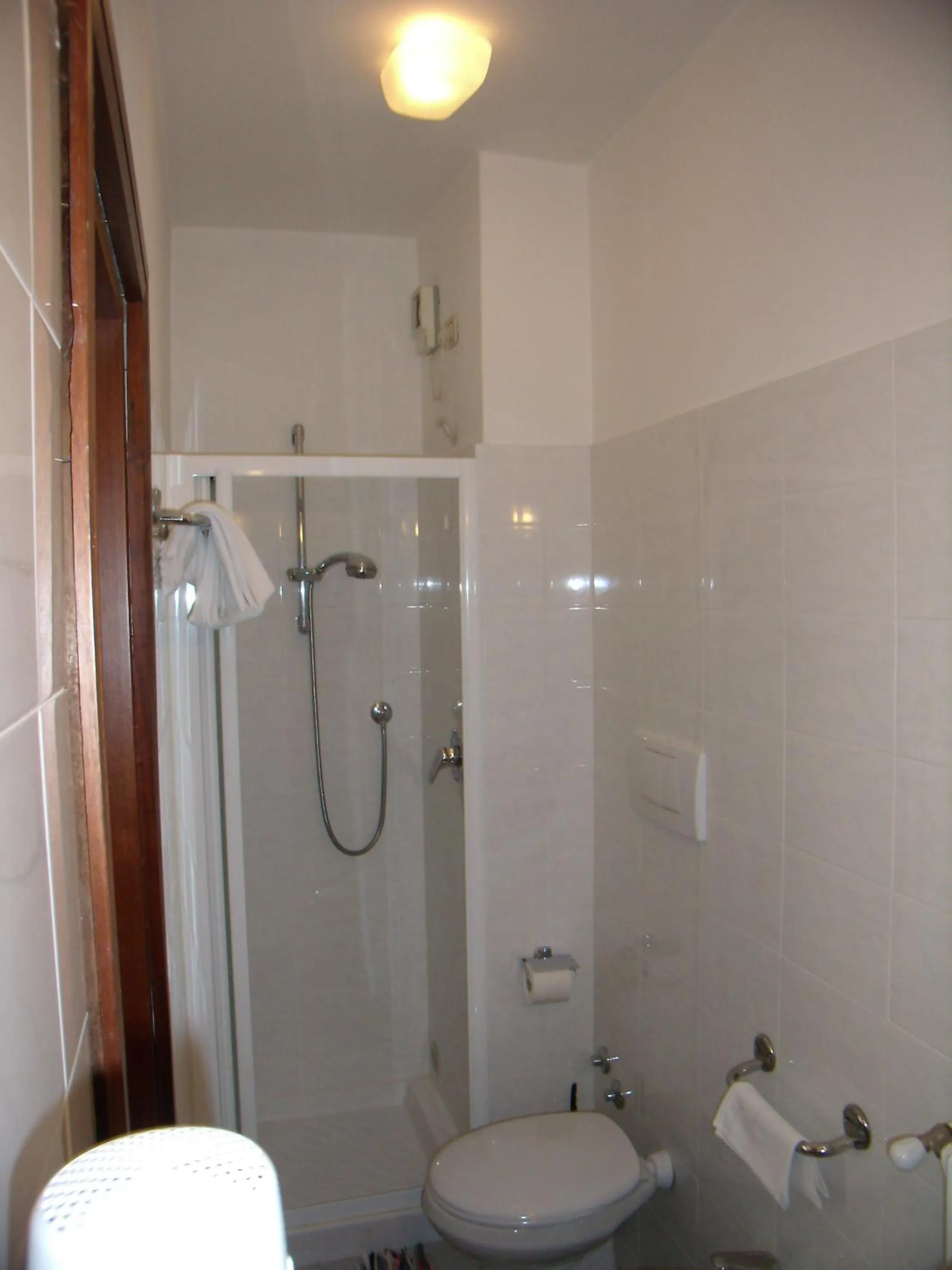 Shower in Verena Dependance Savoia & Campana