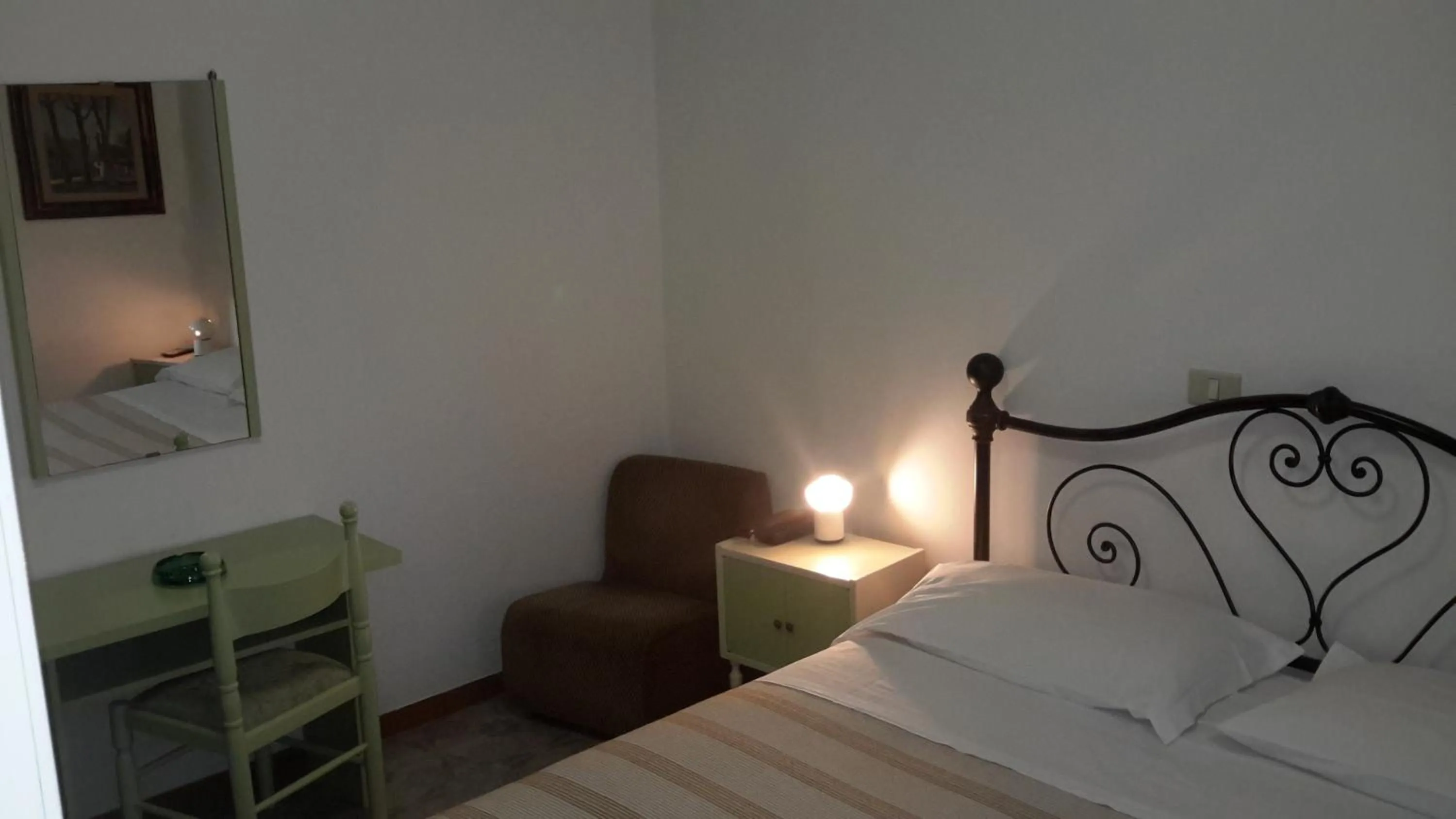 Bedroom, Bed in Verena Dependance Savoia & Campana