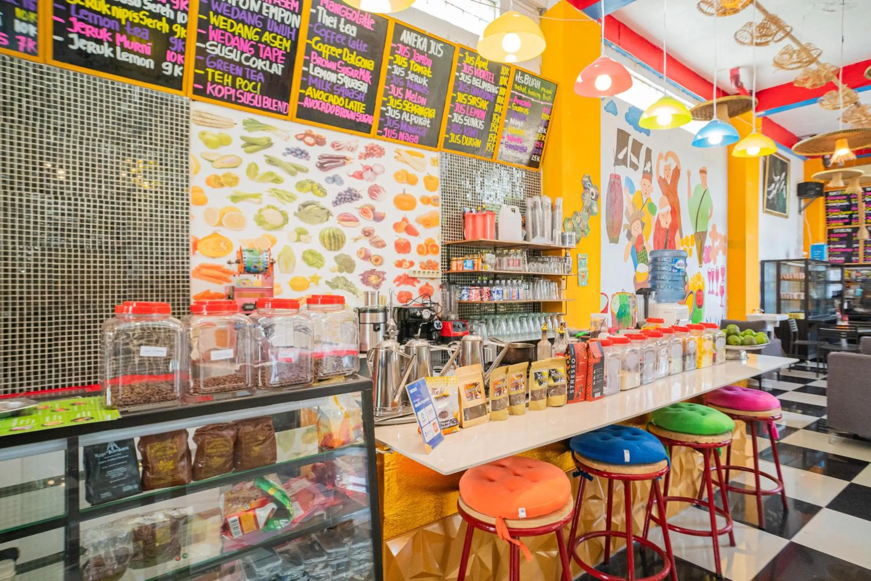 Restaurant/places to eat in RedDoorz @ Kampung Sawah Jatimurni Bekasi