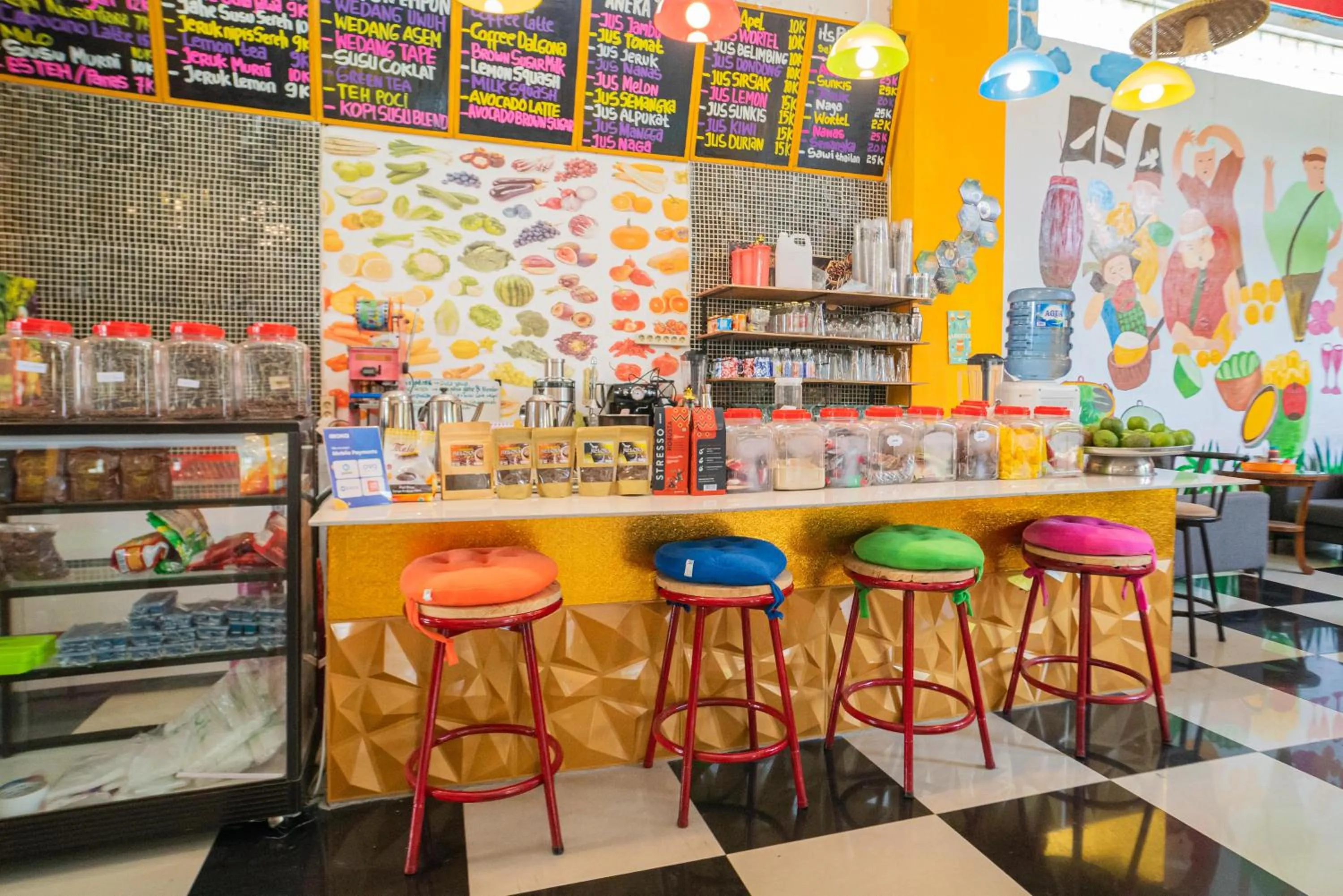 Restaurant/places to eat in RedDoorz @ Kampung Sawah Jatimurni Bekasi