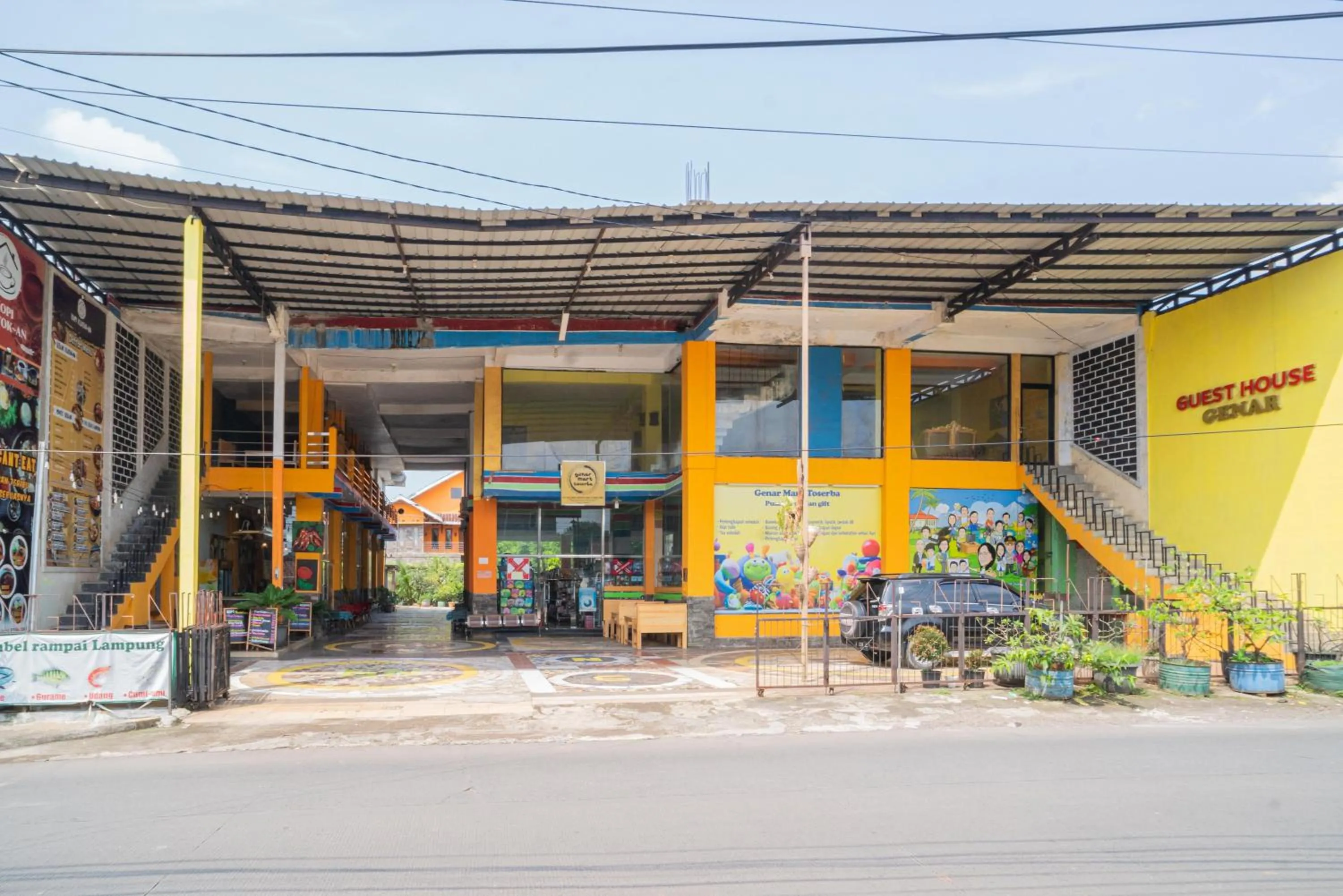 Facade/entrance in RedDoorz @ Kampung Sawah Jatimurni Bekasi