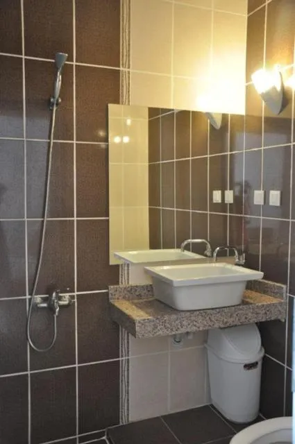 Bathroom in Mursel Garden Hotel