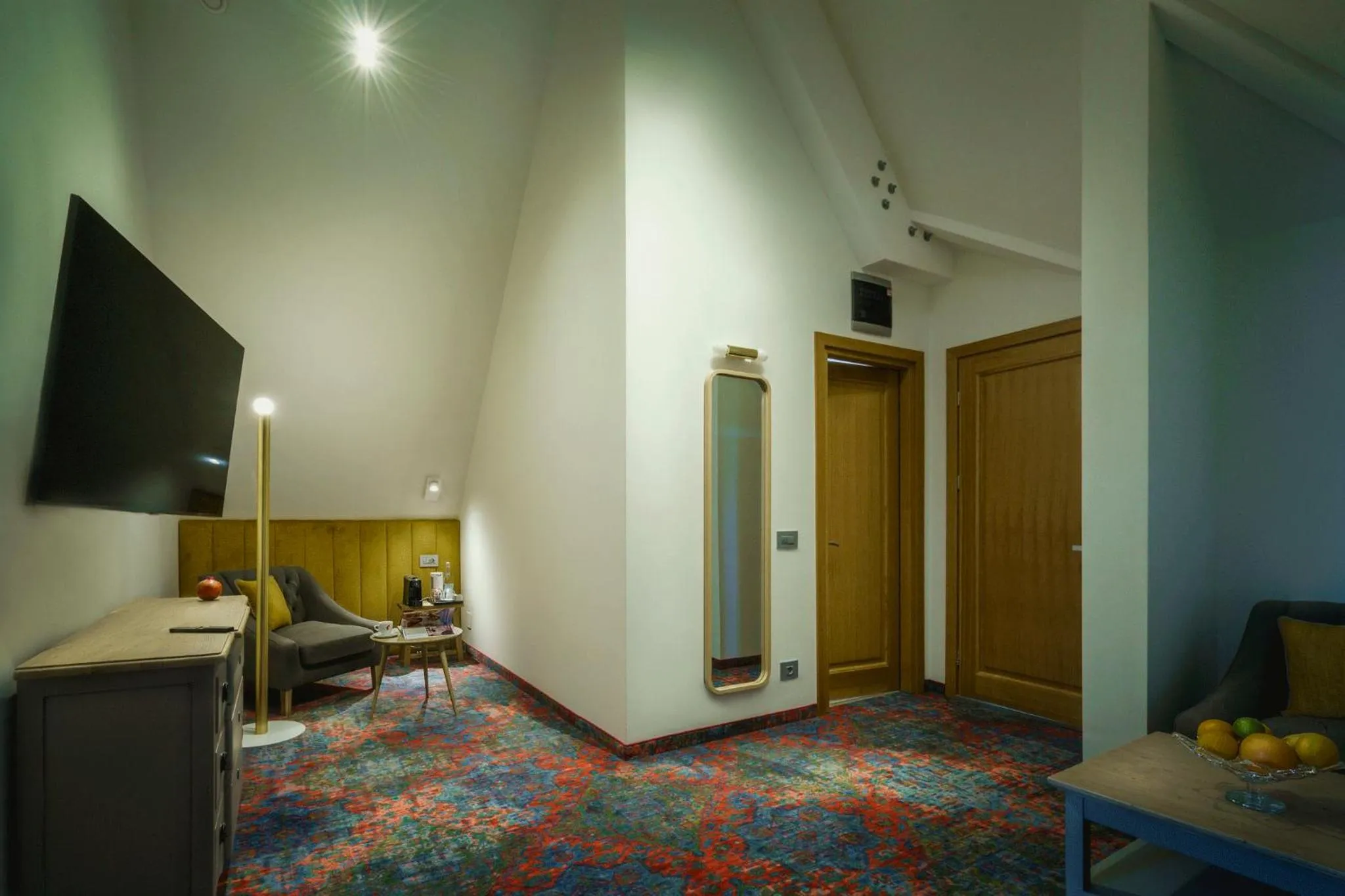 TV and multimedia, Bed in La Boheme Boutique Casa Soare