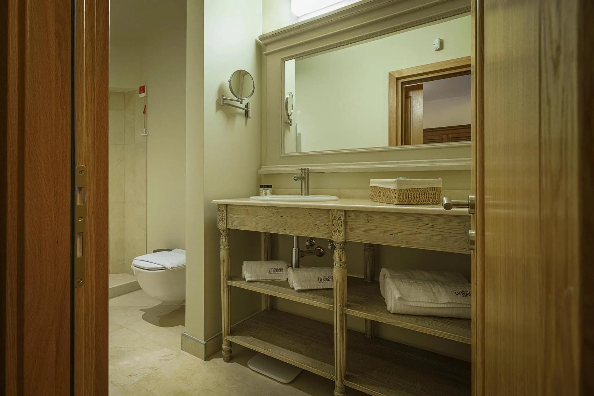 Bathroom in La Boheme Boutique Casa Soare