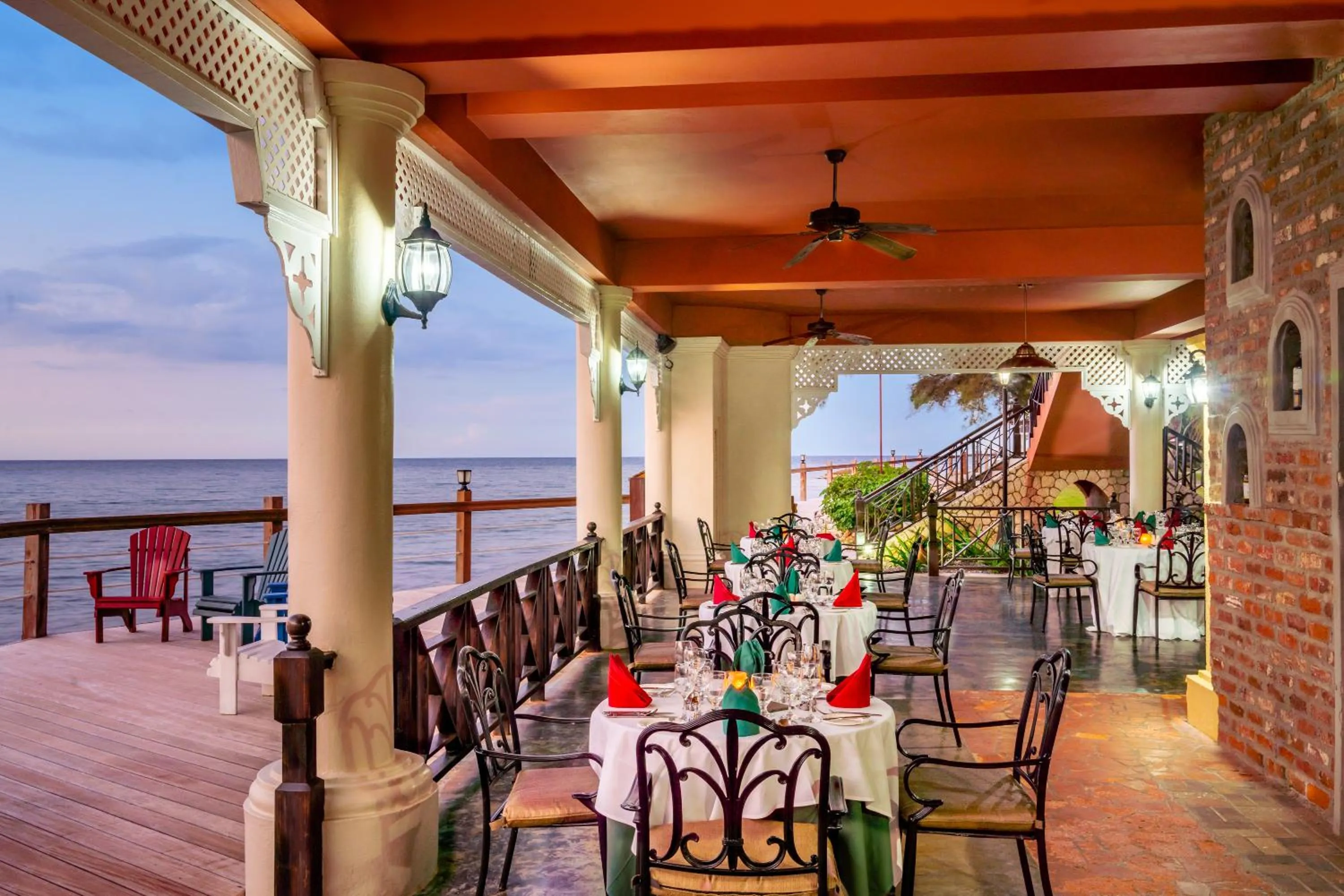 Restaurant/places to eat in Jewel Paradise Cove Adult Beach Resort & Spa