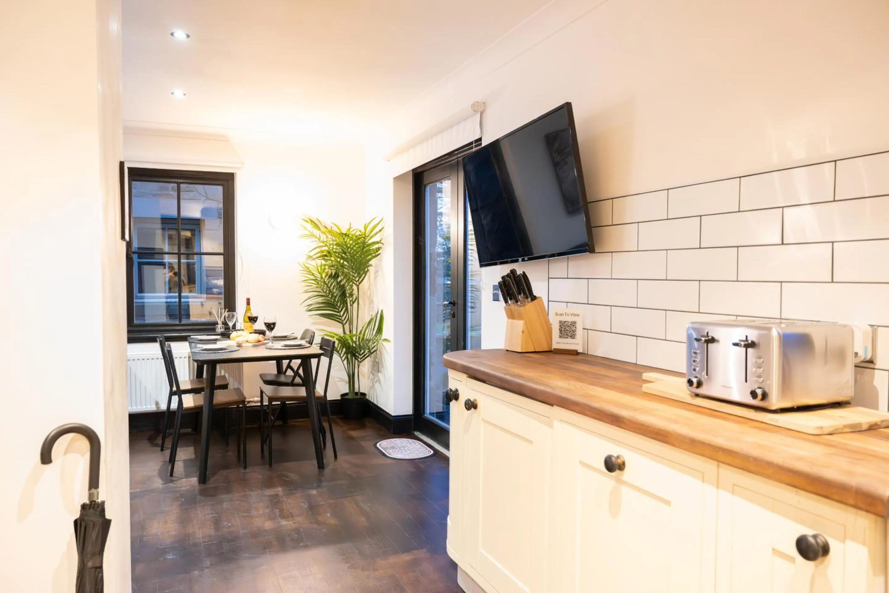 Kitchen or kitchenette in Northern Hideaways Apple Store