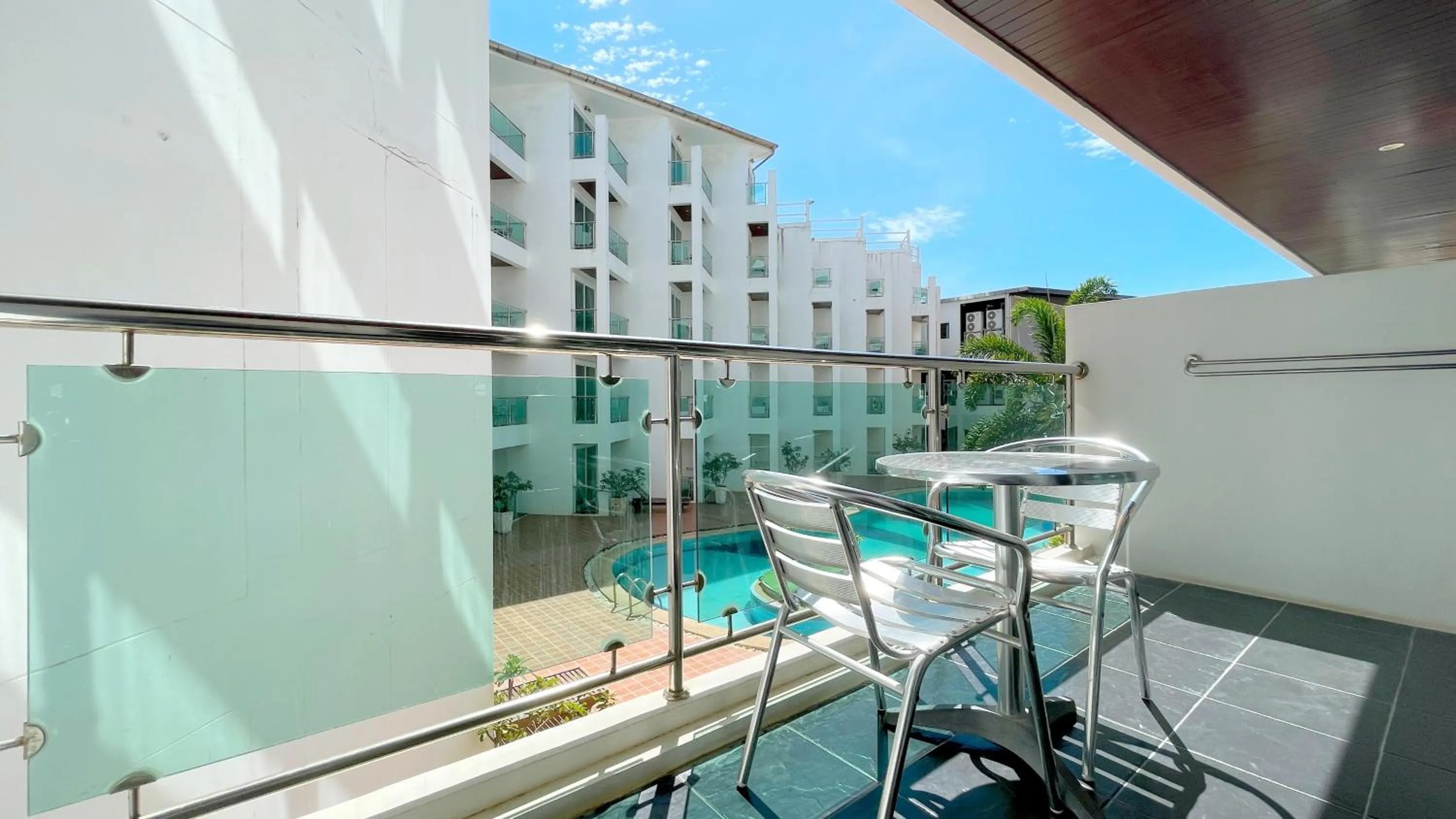 Balcony/Terrace in Dragon Beach Resort , Jomtien Beach Pattaya