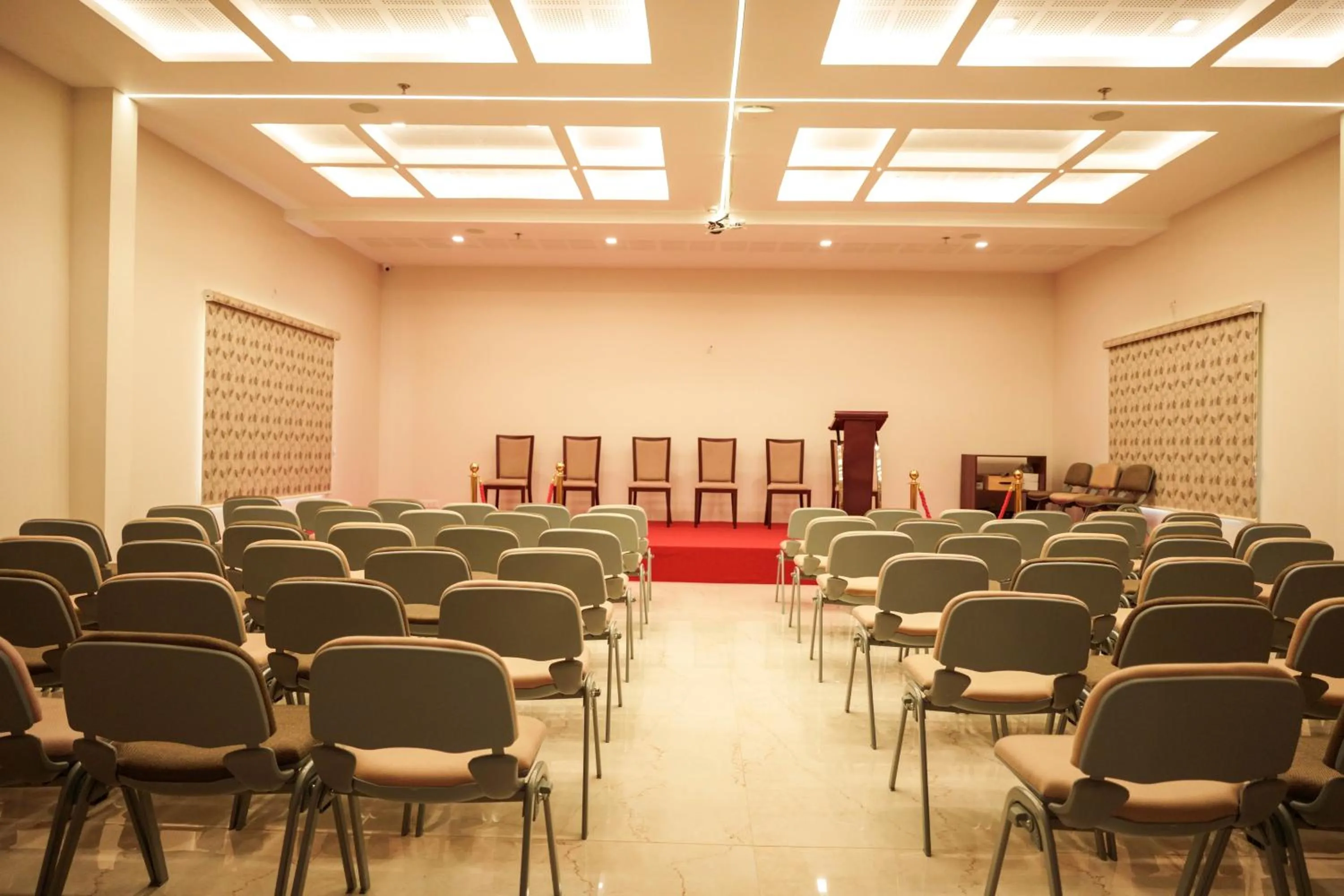 Meeting/conference room in Valluvanad Residency
