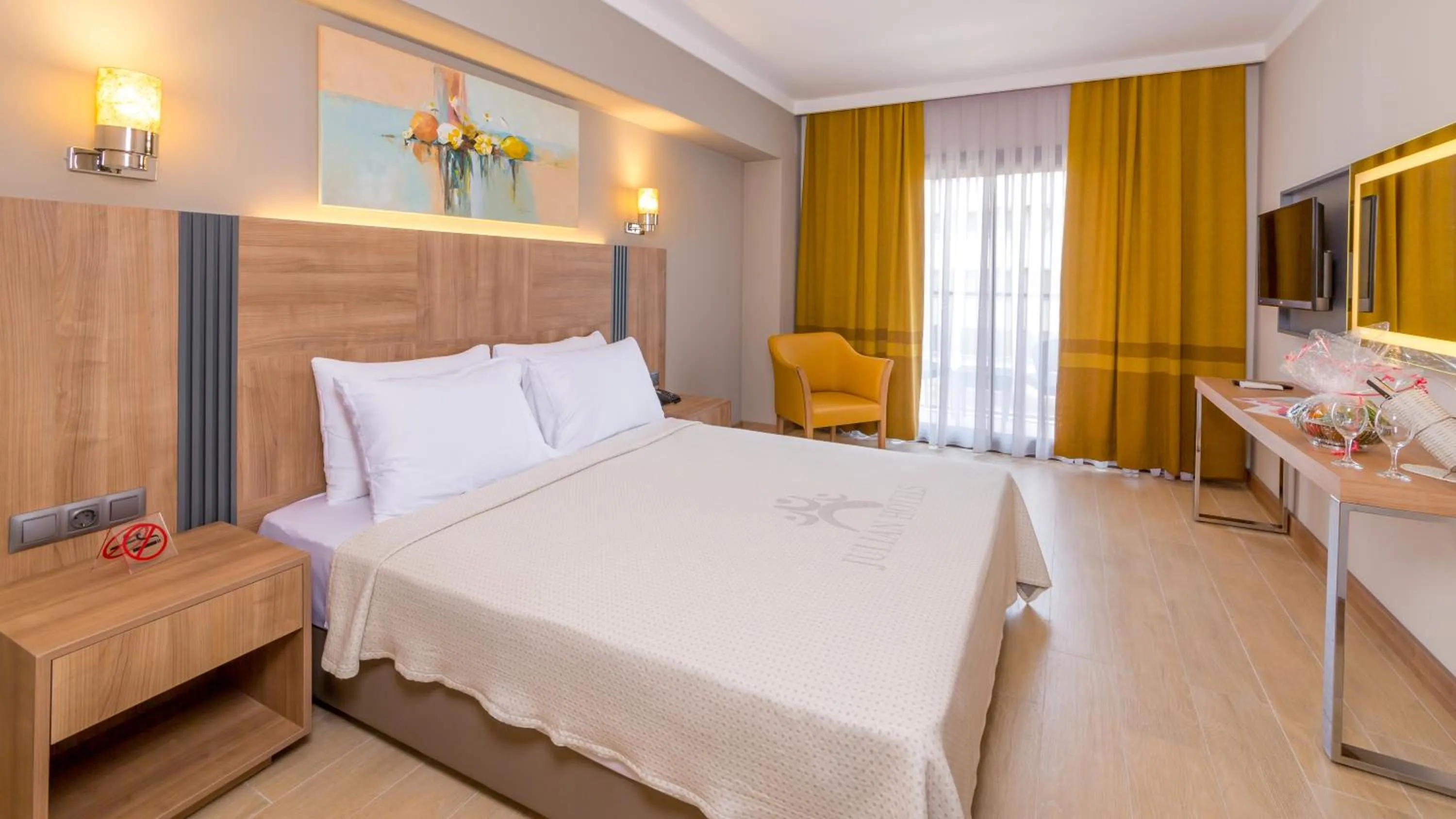 Photo of the whole room, Bed in Ada Julian Marmaris