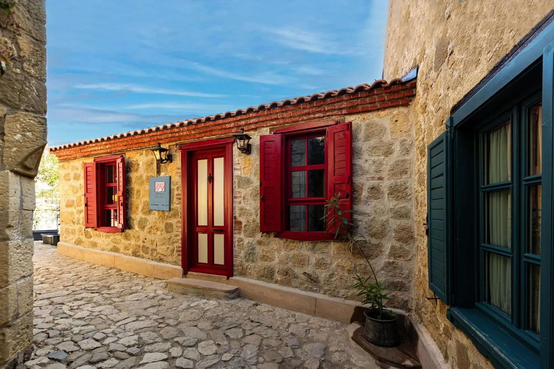 Property building in Orion Adatepe