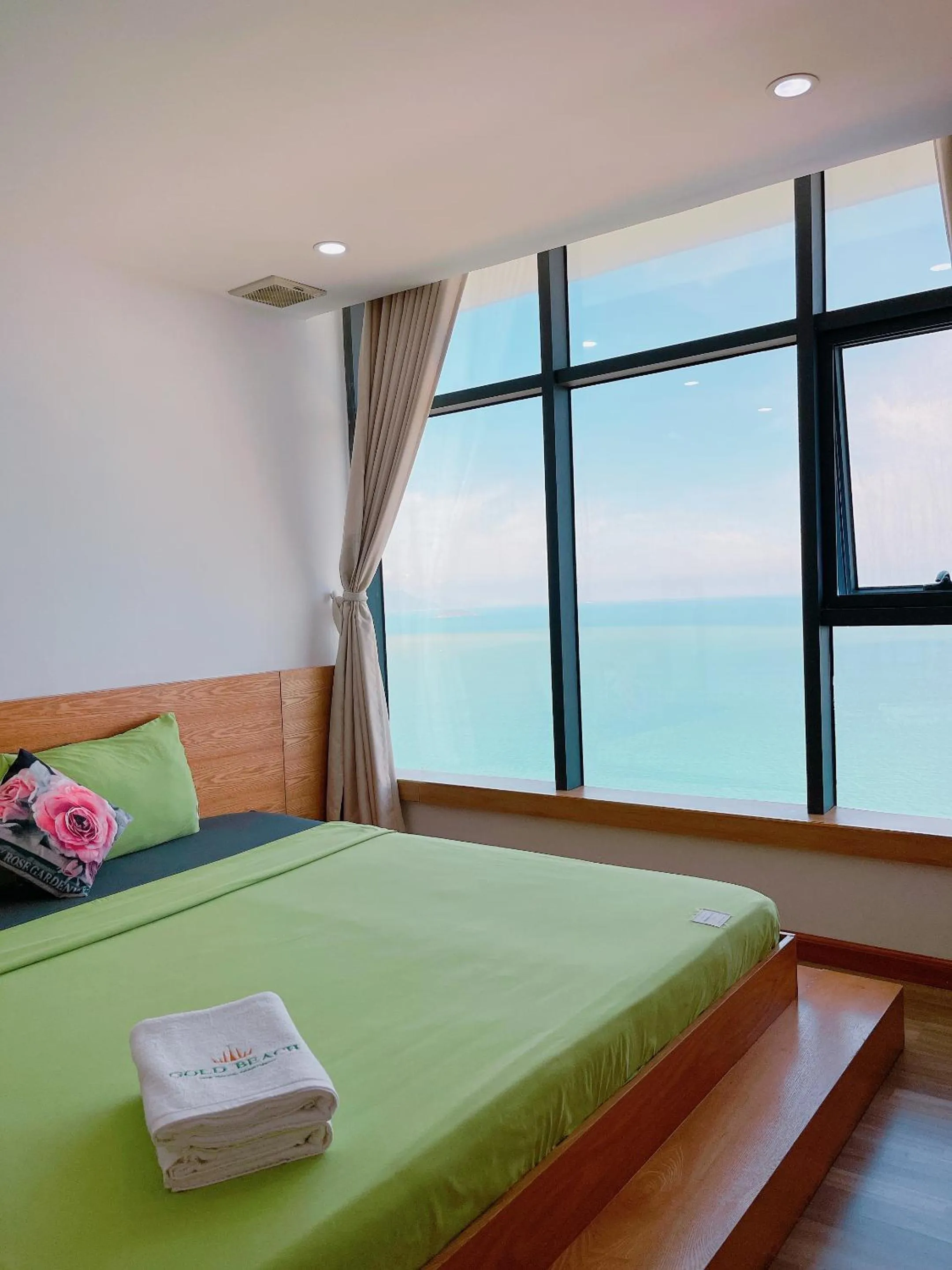 Bed in Pearl Nha Trang Beach Apartment