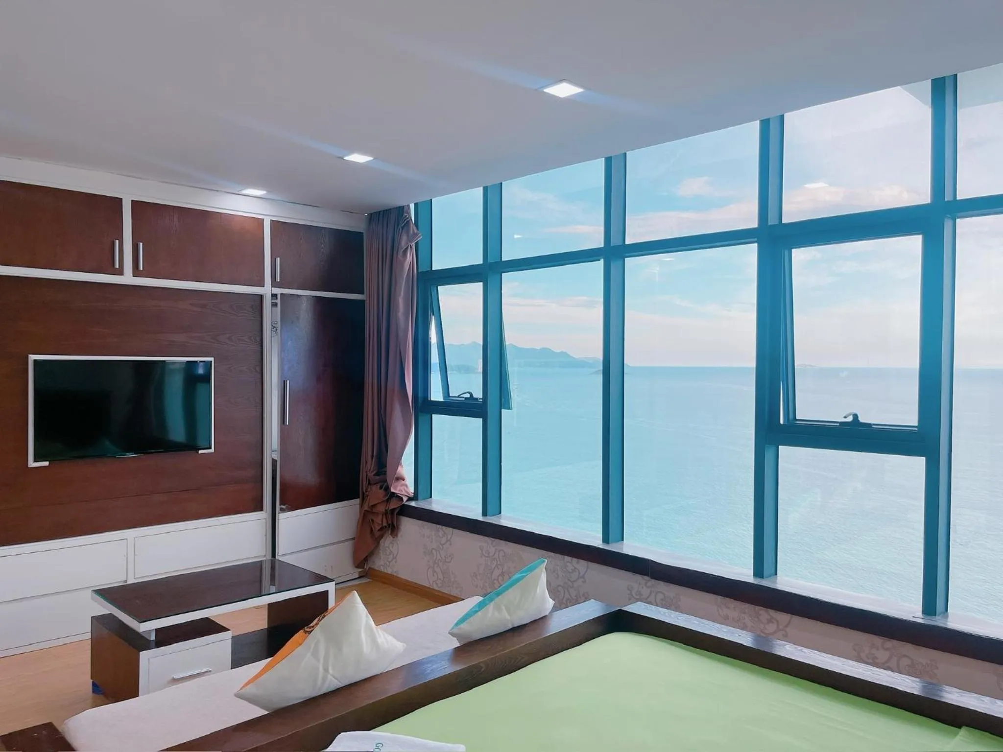 Pearl Nha Trang Beach Apartment
