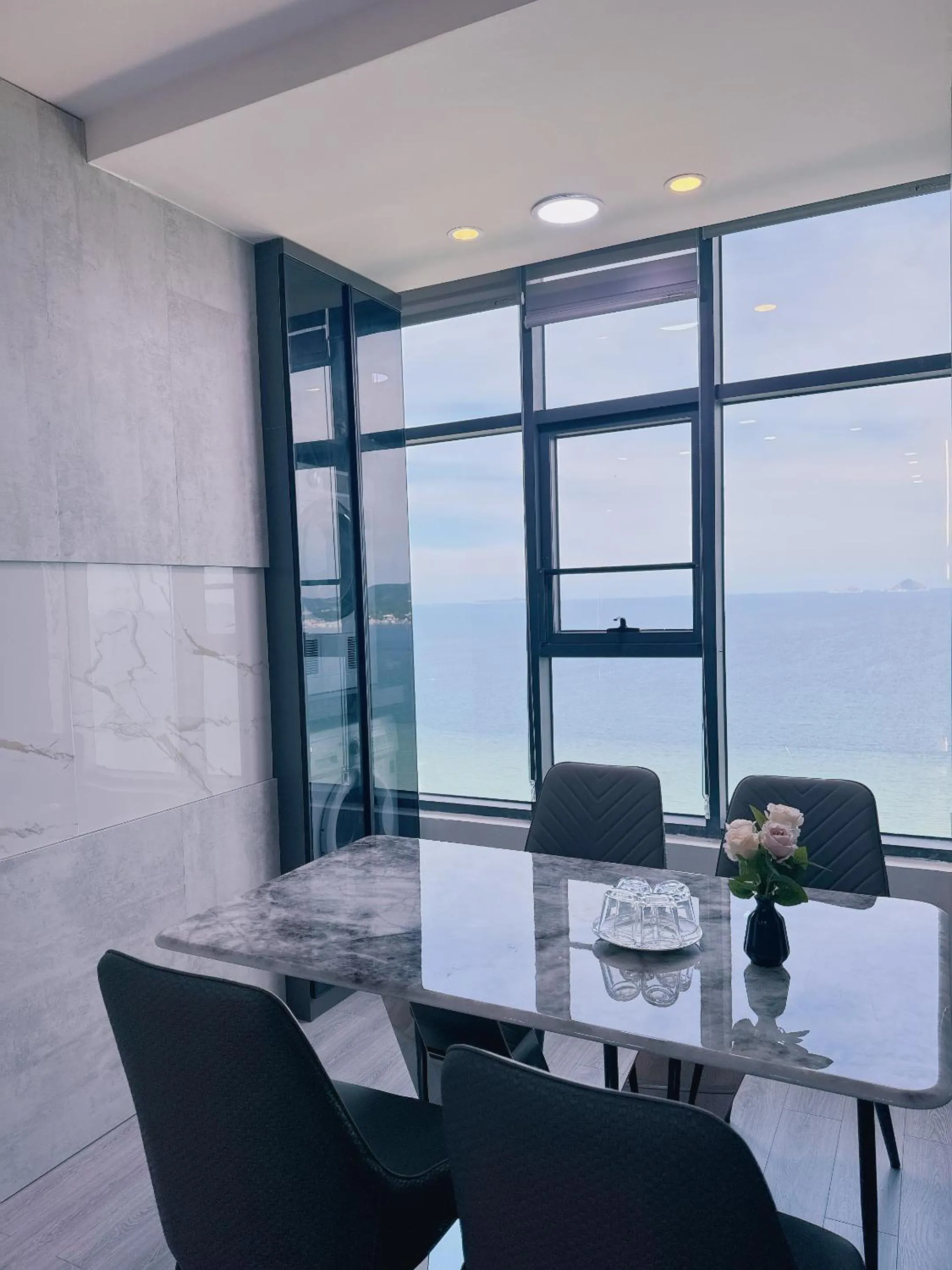 Pearl Nha Trang Beach Apartment