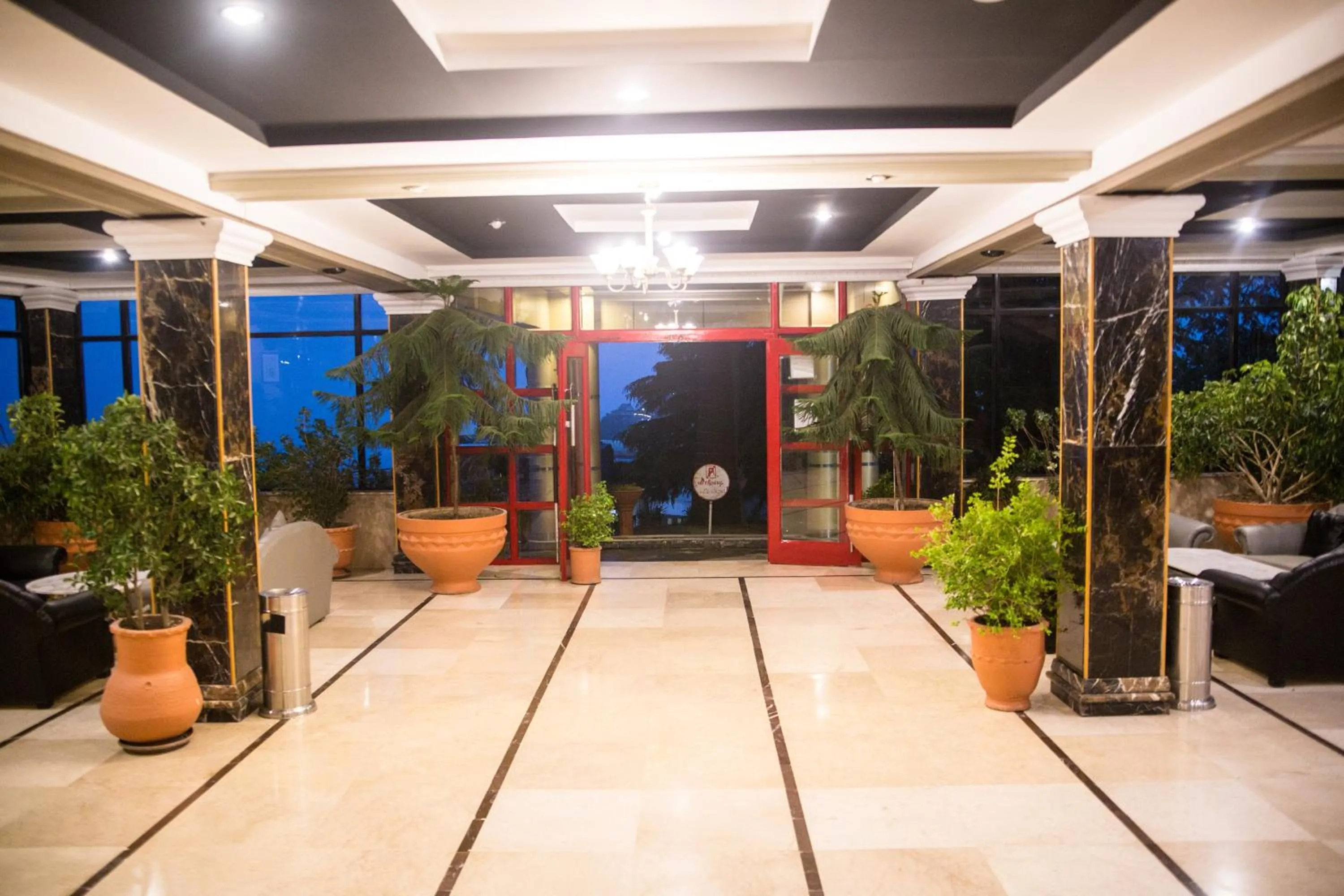 Night in Metropole Hotel