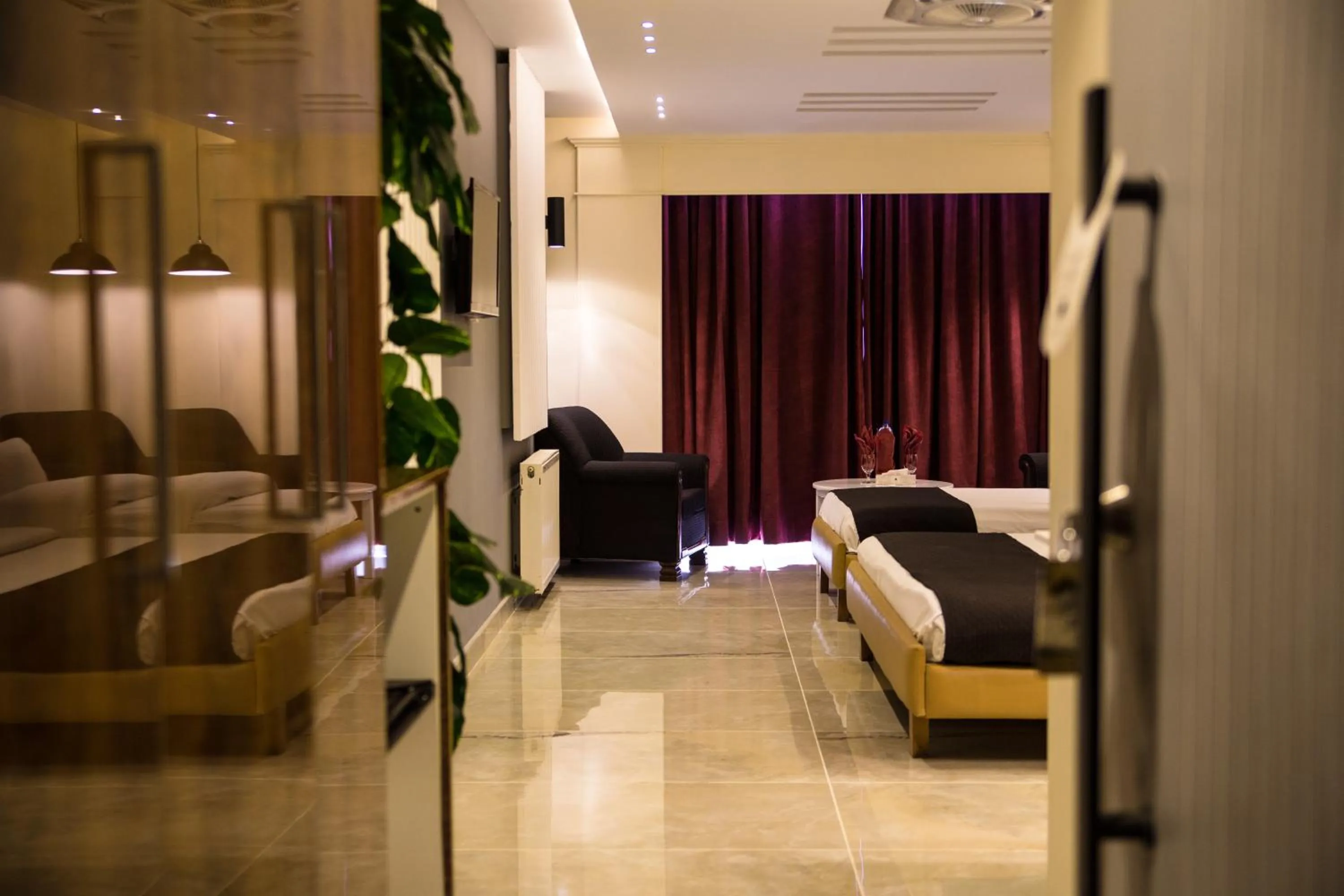 TV and multimedia in Metropole Hotel