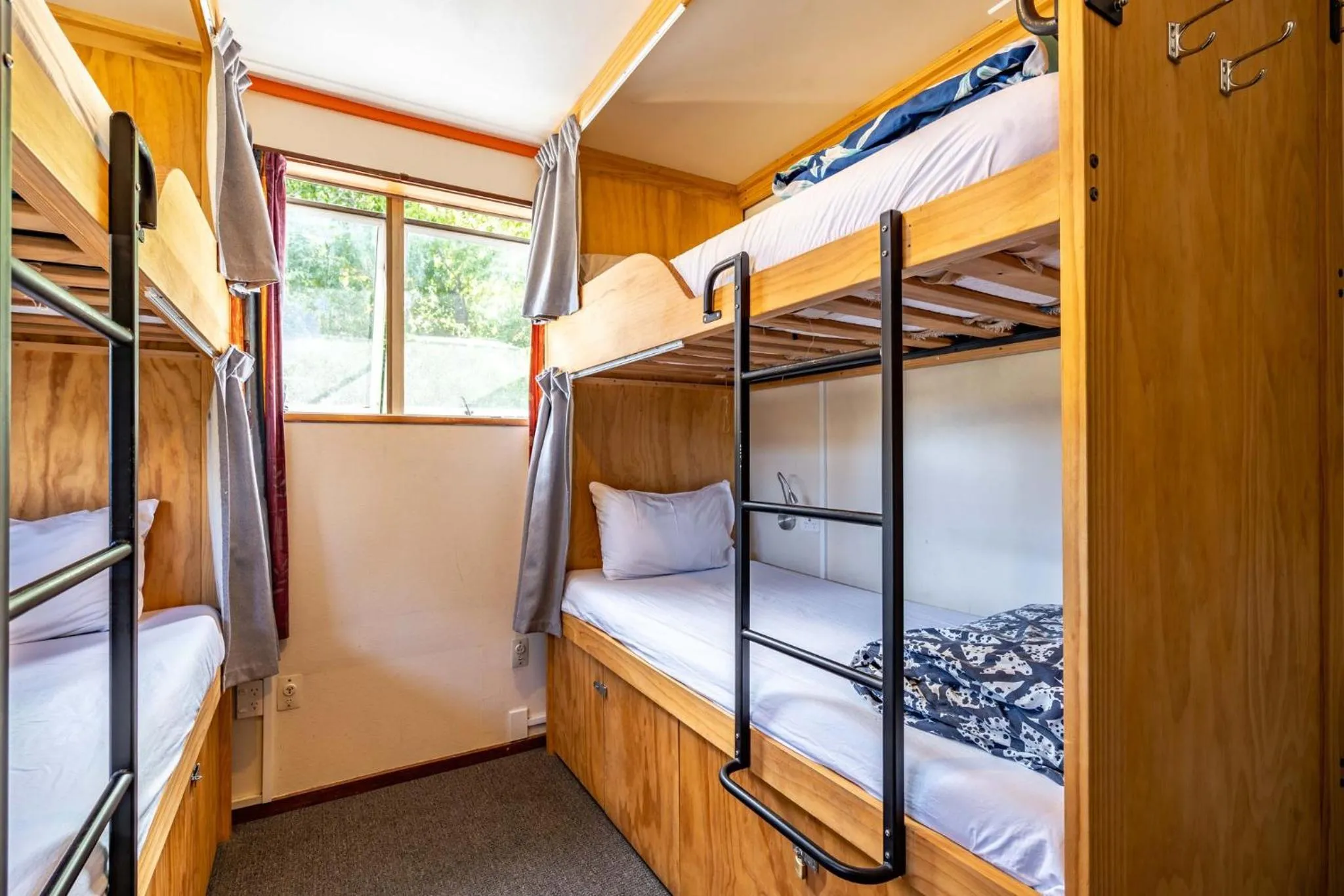 Bed in The Flaming Kiwi Backpackers