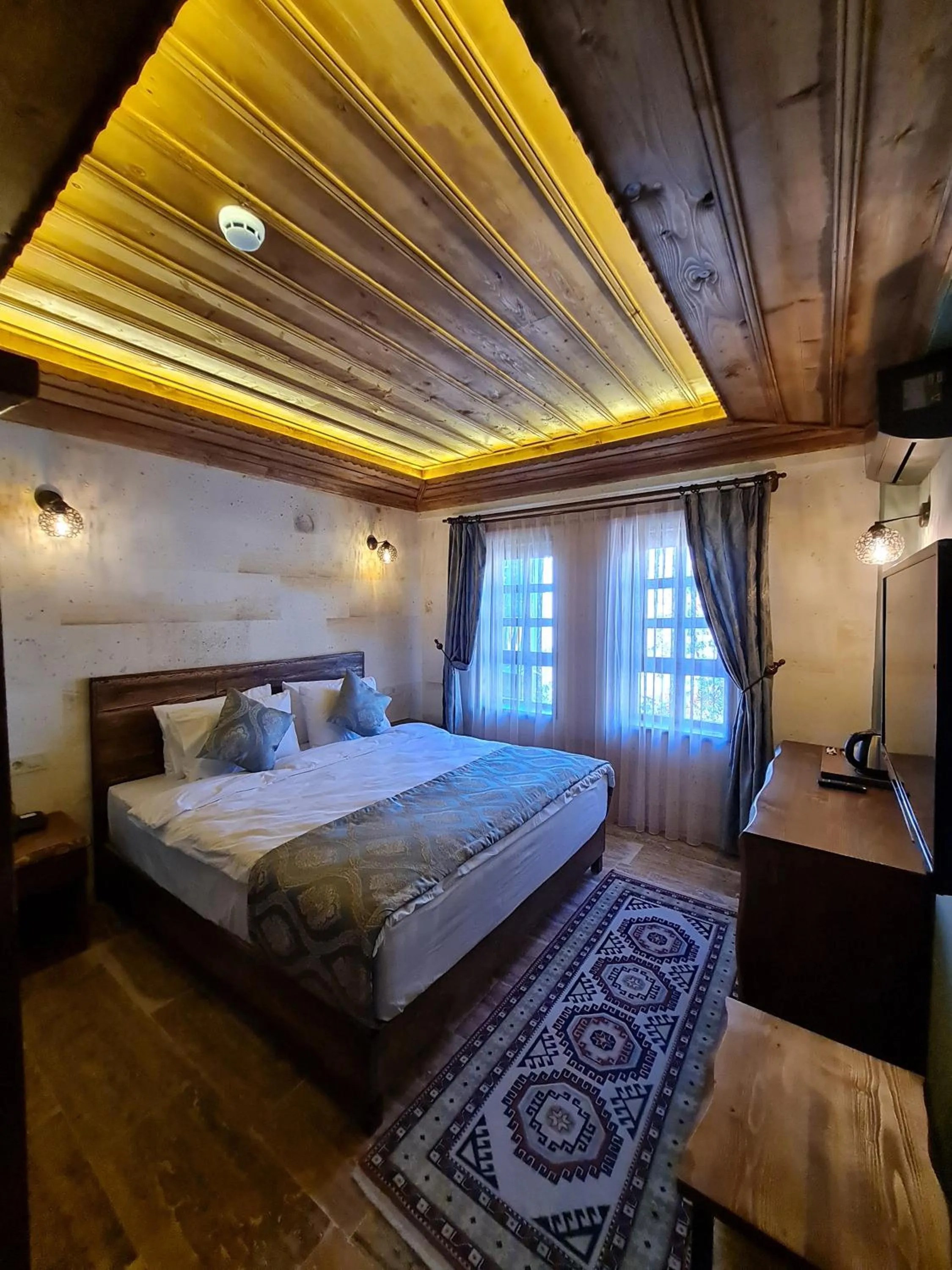 Photo of the whole room, Bed in Flavia Cappadocia Hotel