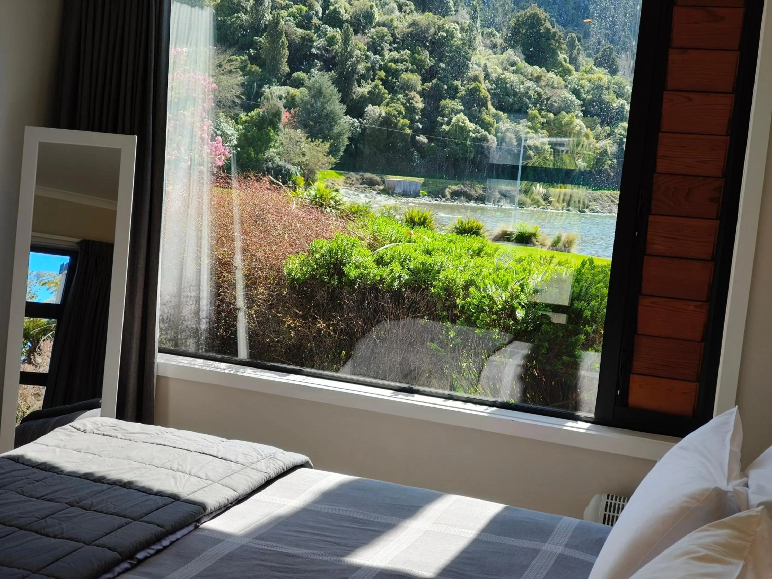 Spring in Braxmere Lodge