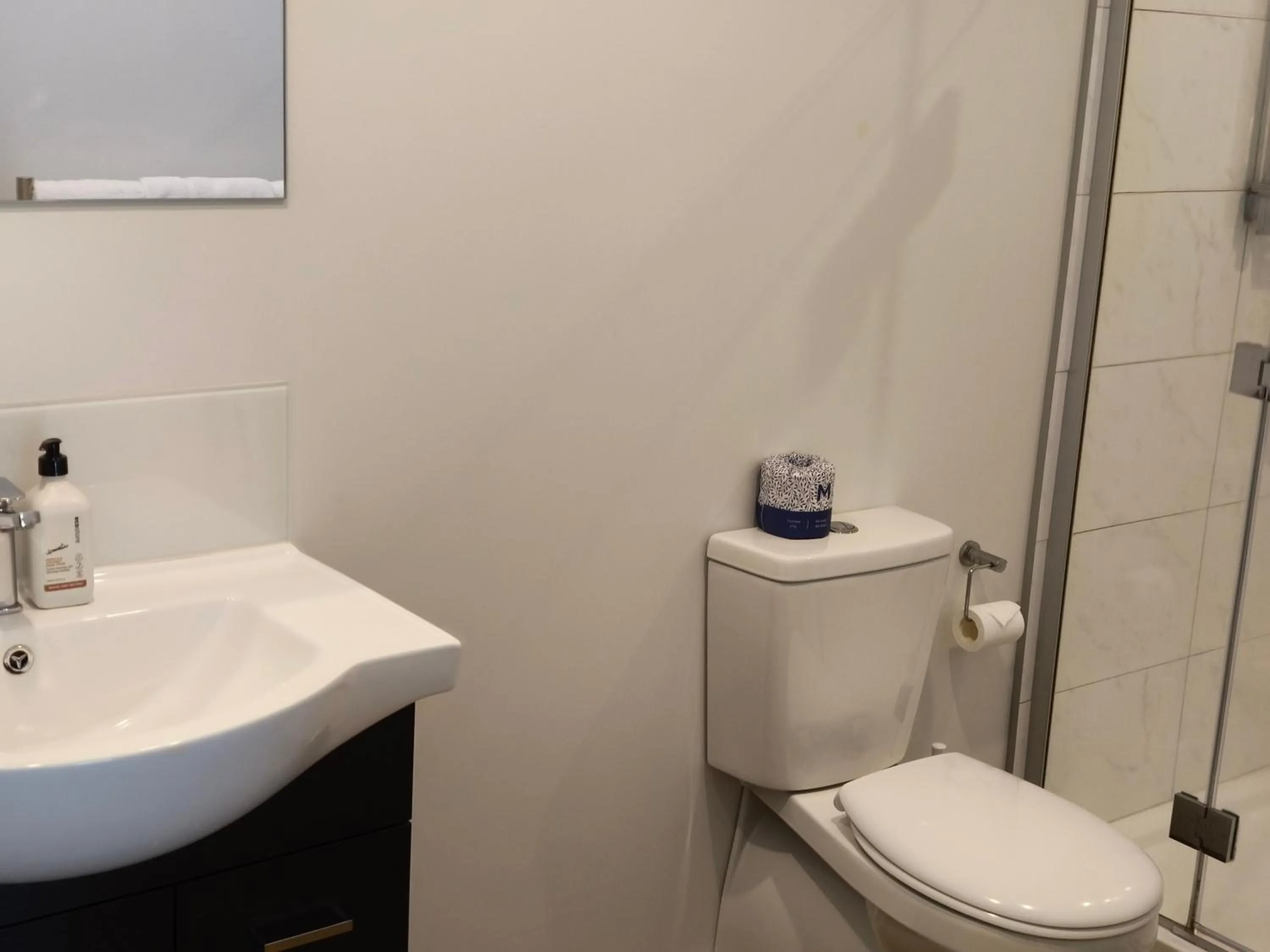 Toilet in Braxmere Lodge