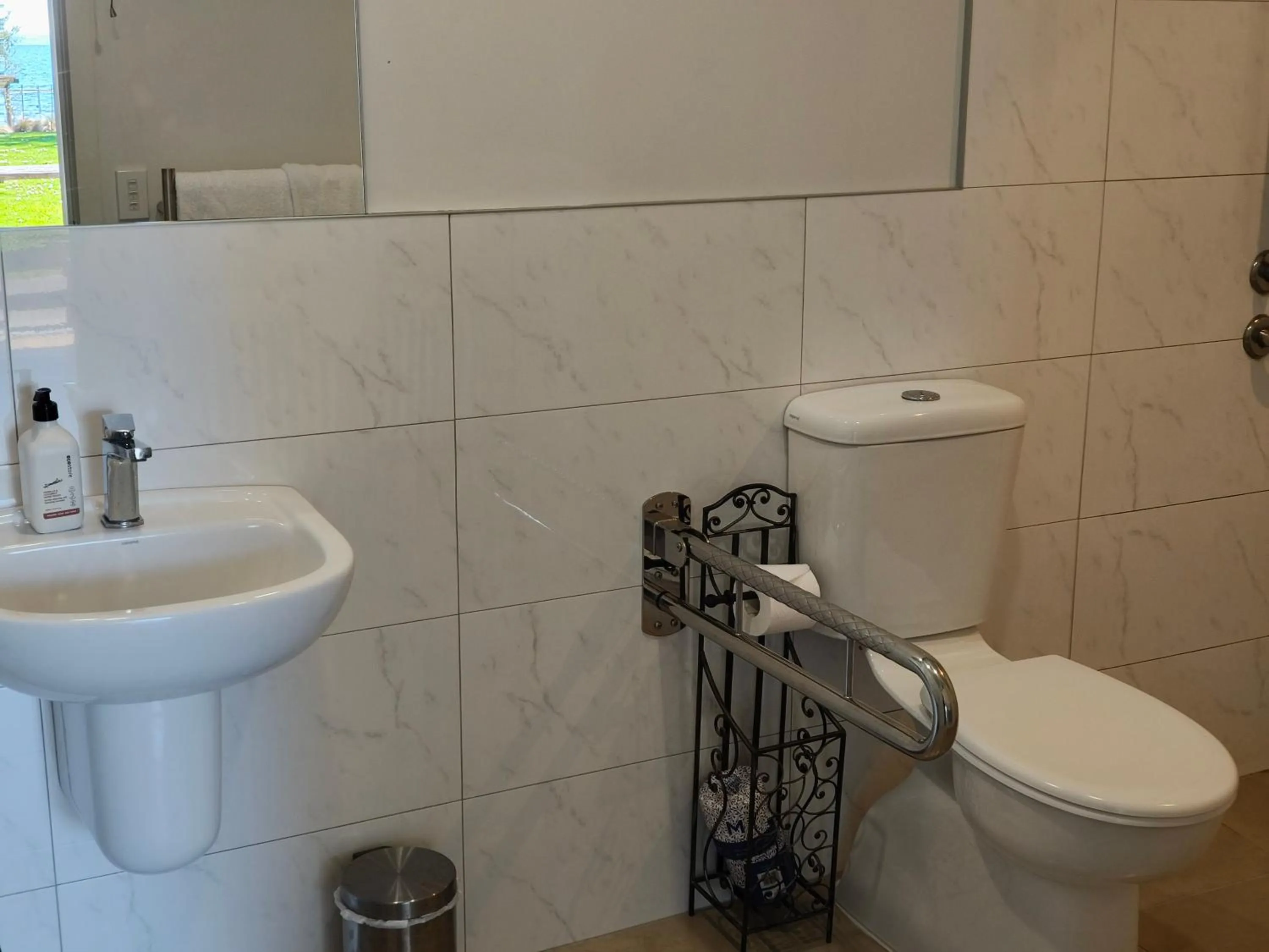 Toilet in Braxmere Lodge