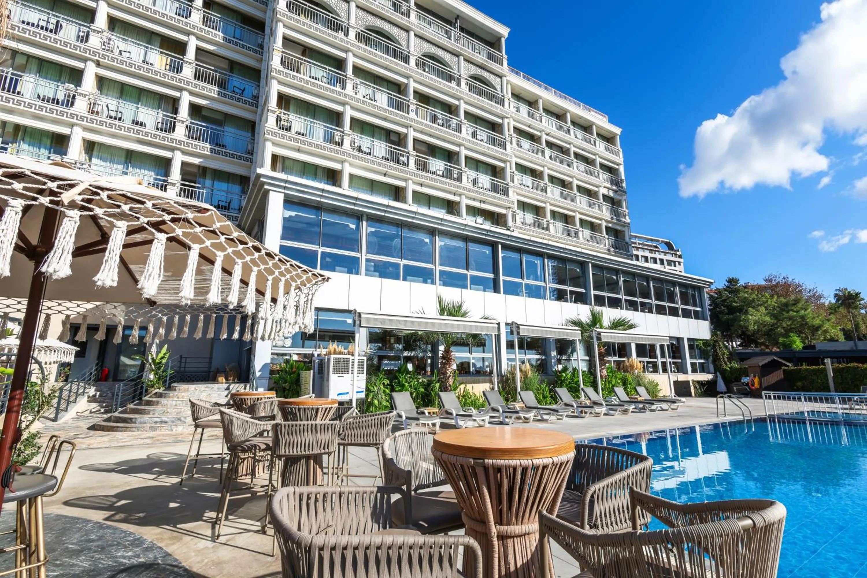 Swimming pool in Lara Otel