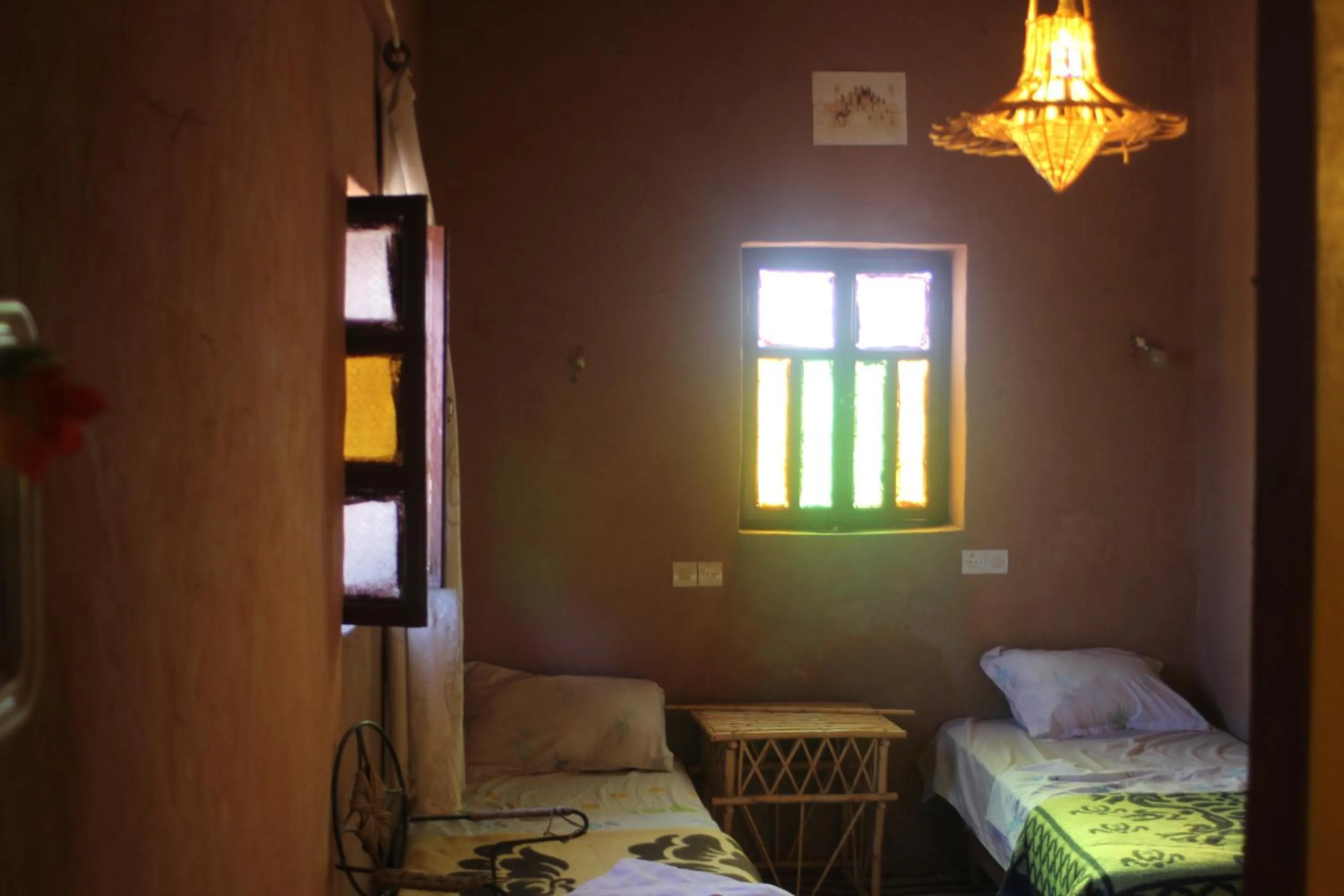 Quiet street view, Bed in auberge restau tombouctou