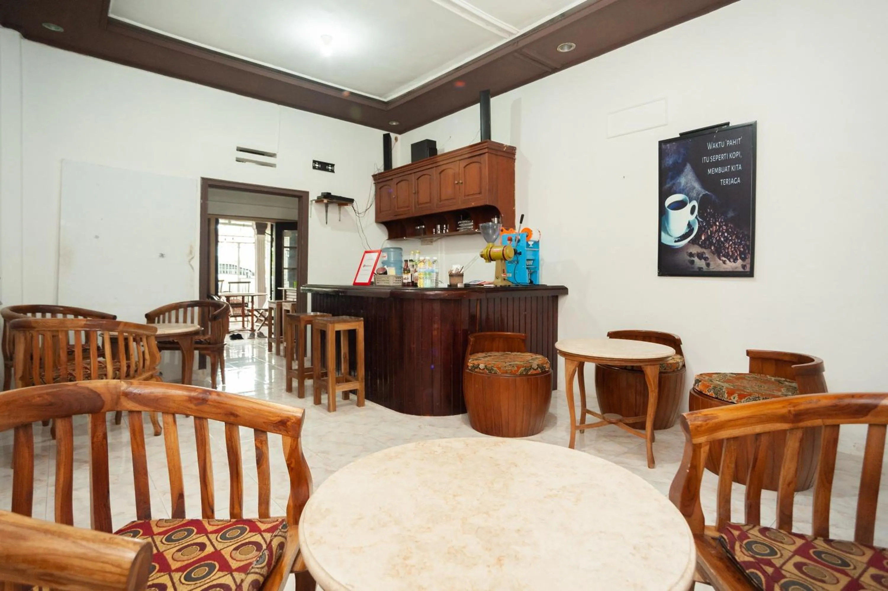 Seating area in RedDoorz Syariah @ Jalan KH. Mas Mansur Lampung