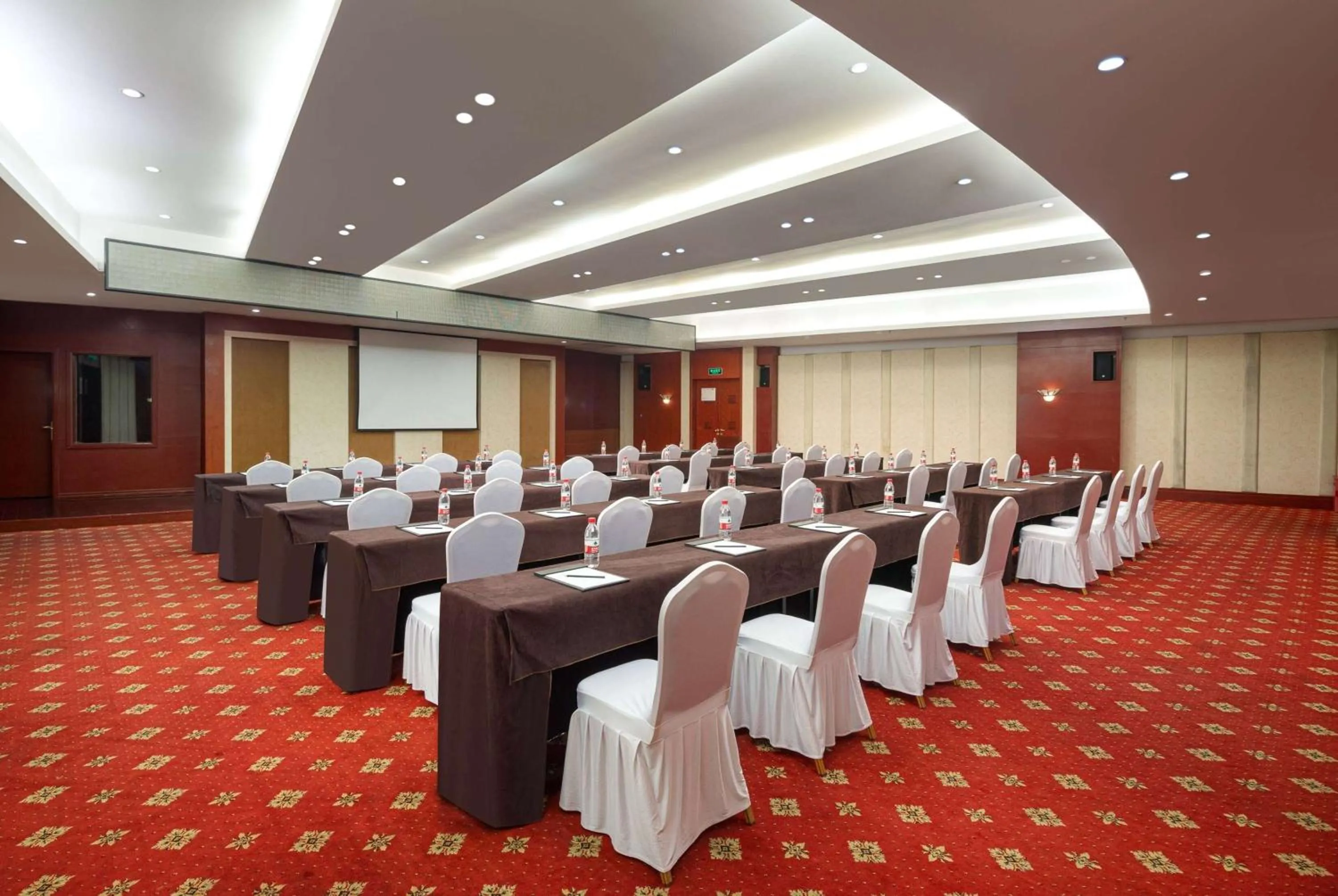Meeting/conference room in Ramada Plaza by Wyndham Chongqing West